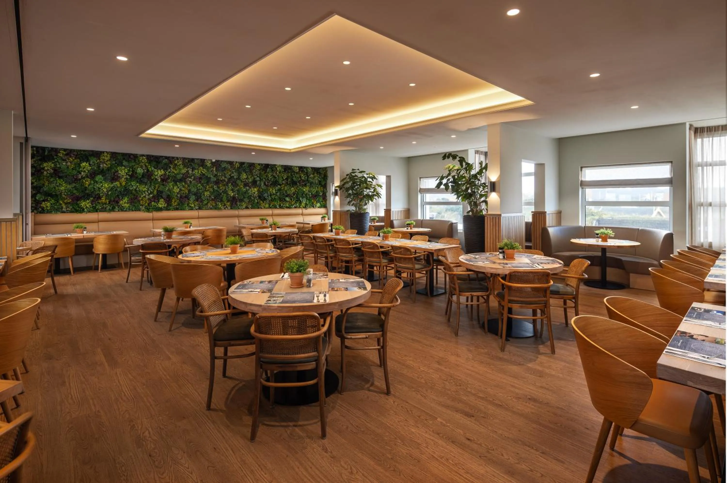 Breakfast in WestCord Strandhotel Seeduyn