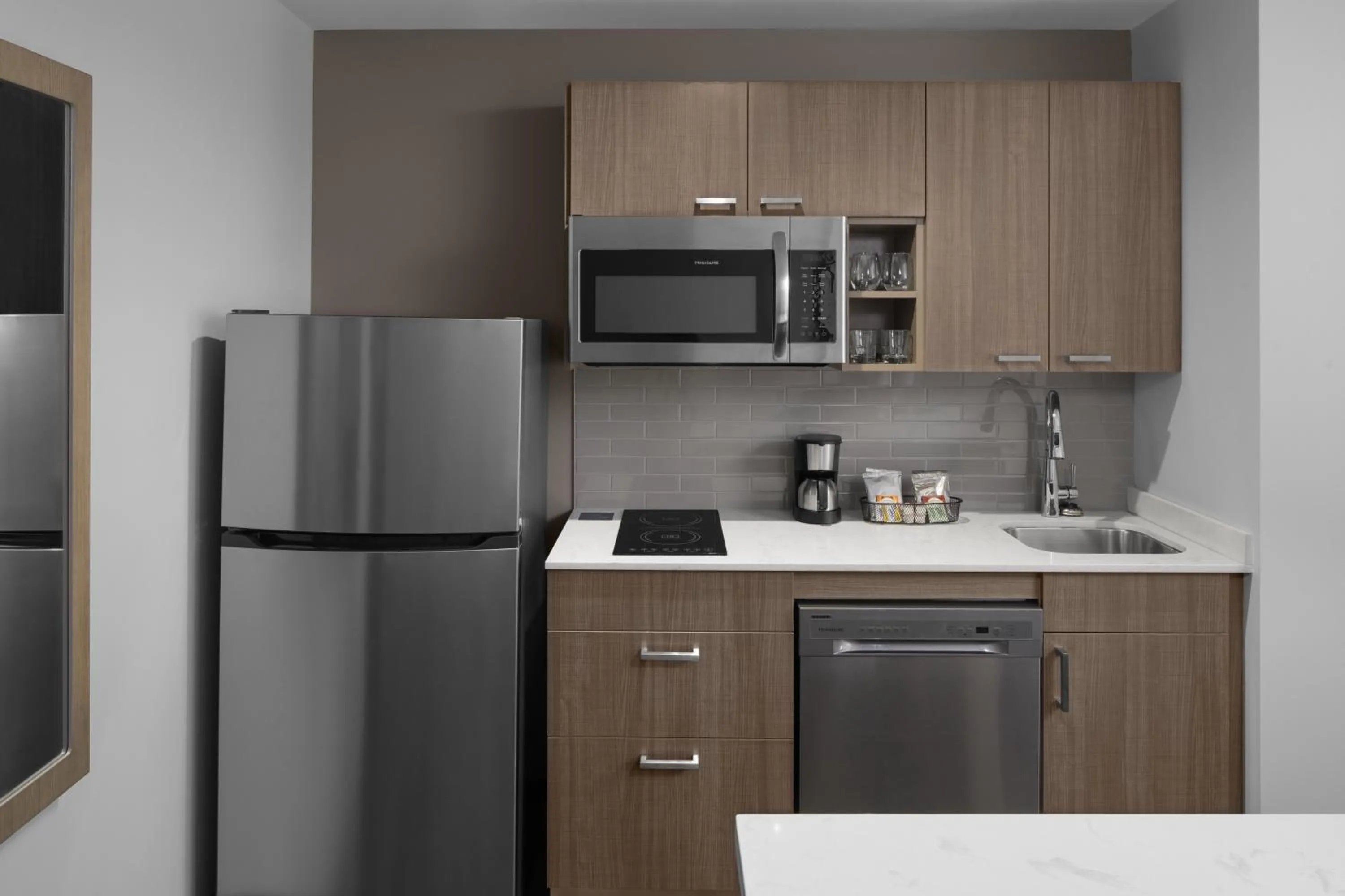 kitchen in Hyatt House Lansing-University Area