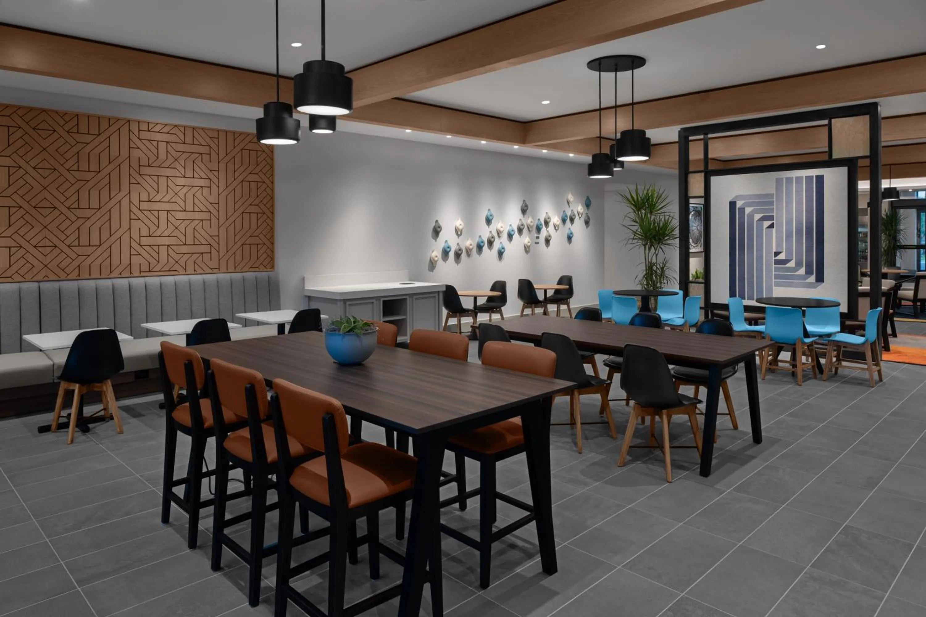 Restaurant/places to eat in Hyatt House Lansing-University Area