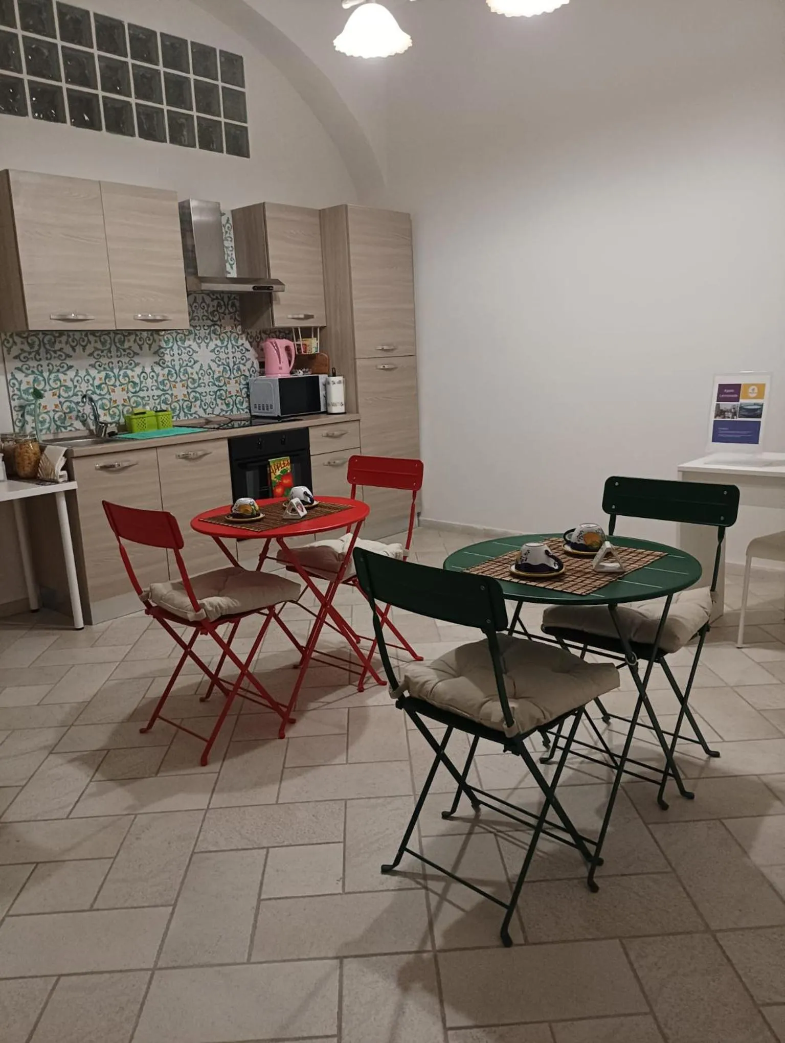 Kitchen or kitchenette in Apple Lemonade B&B