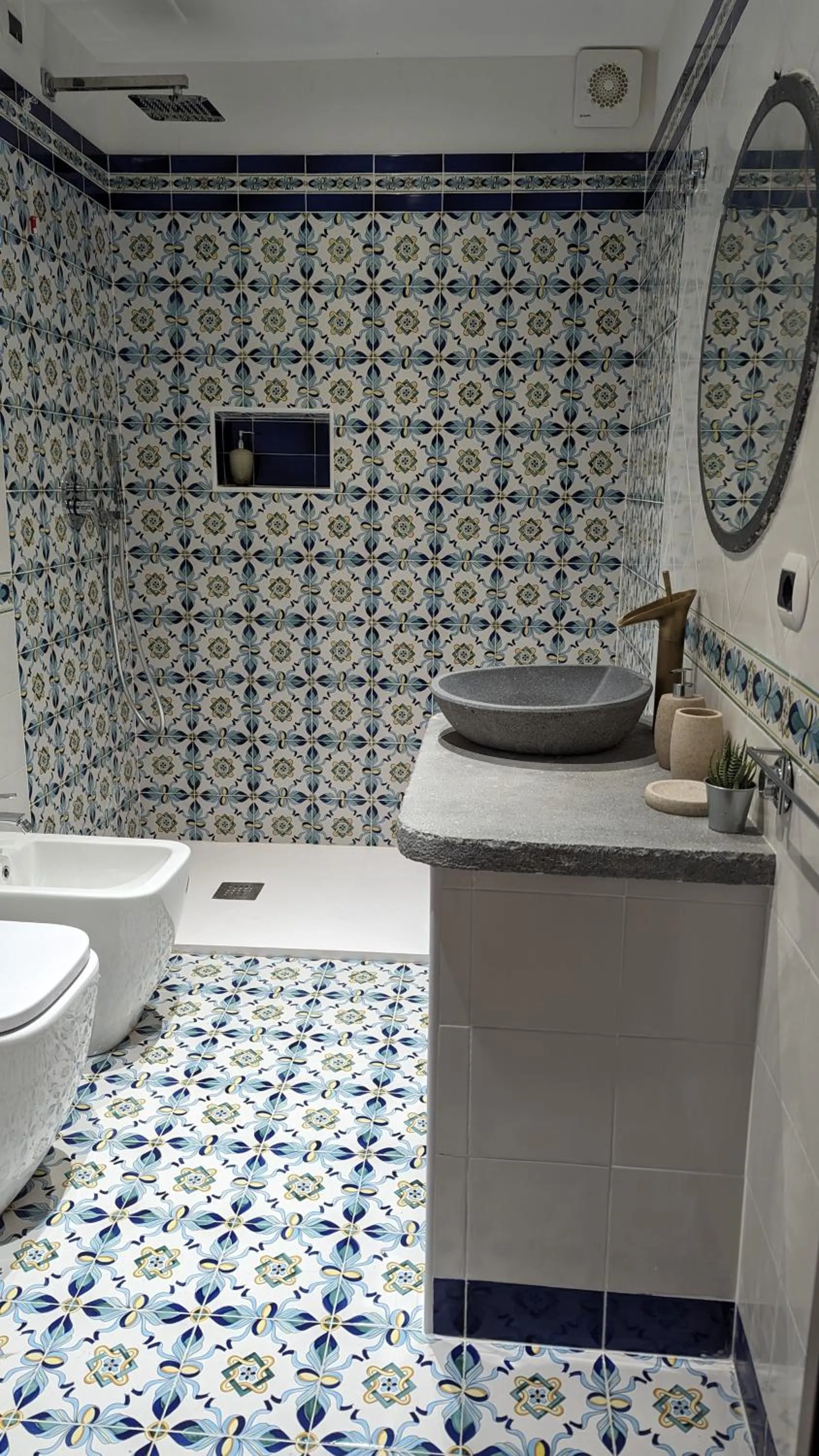 Shower in Apple Lemonade B&B
