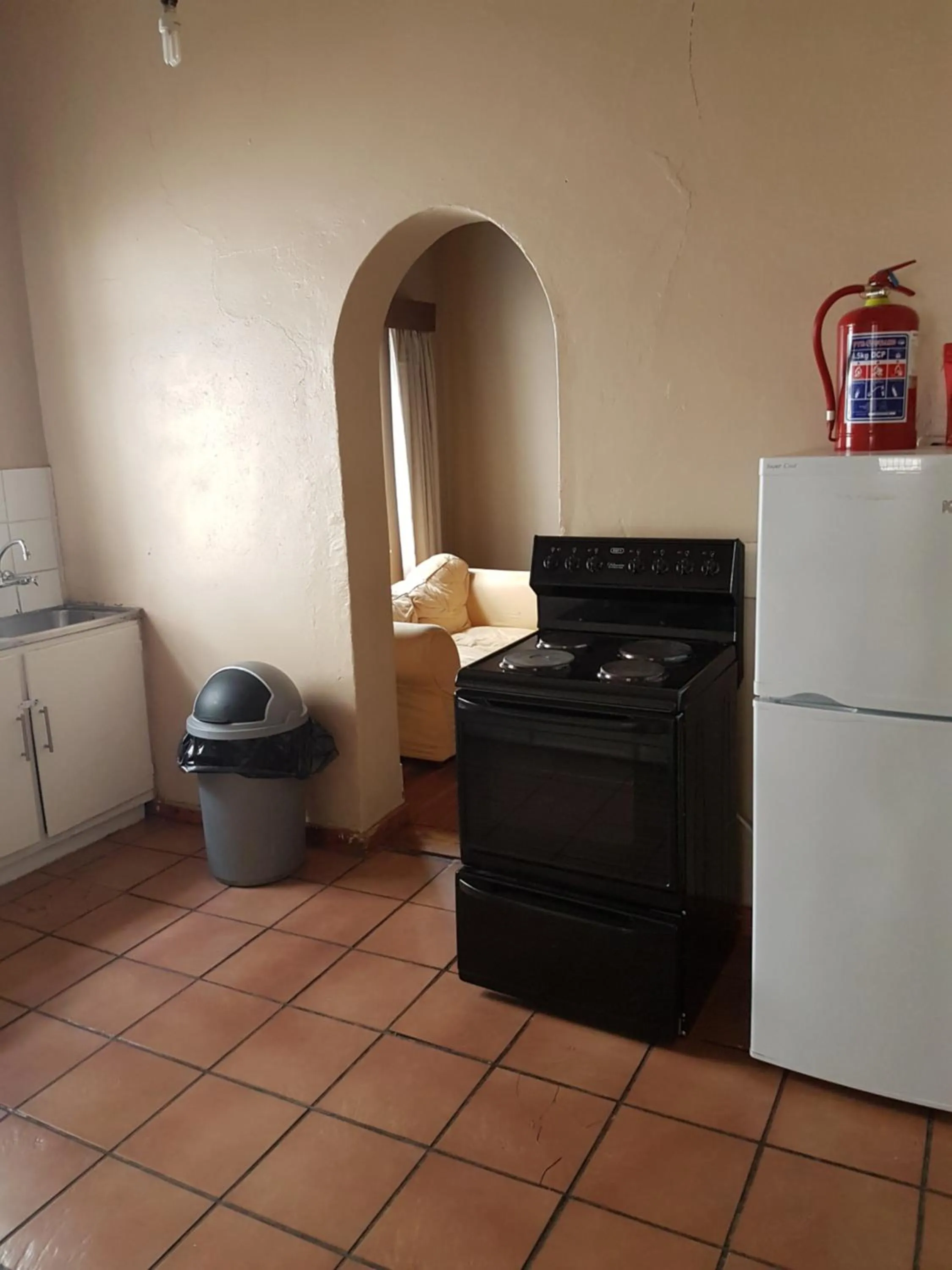 Kitchen or kitchenette in Oasis Shanti Backpackers