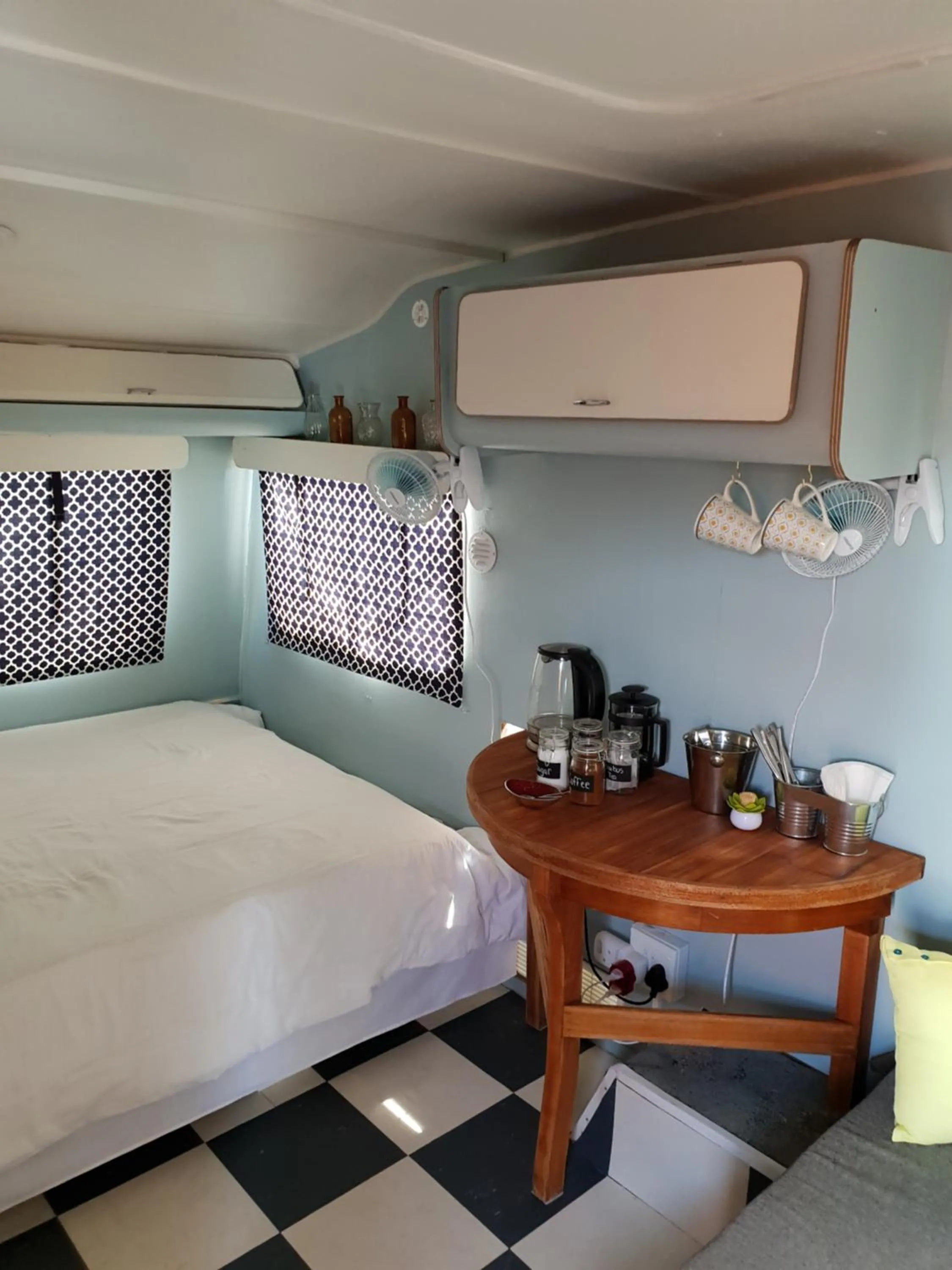 Coffee/tea facilities, Bed in Oasis Shanti Backpackers