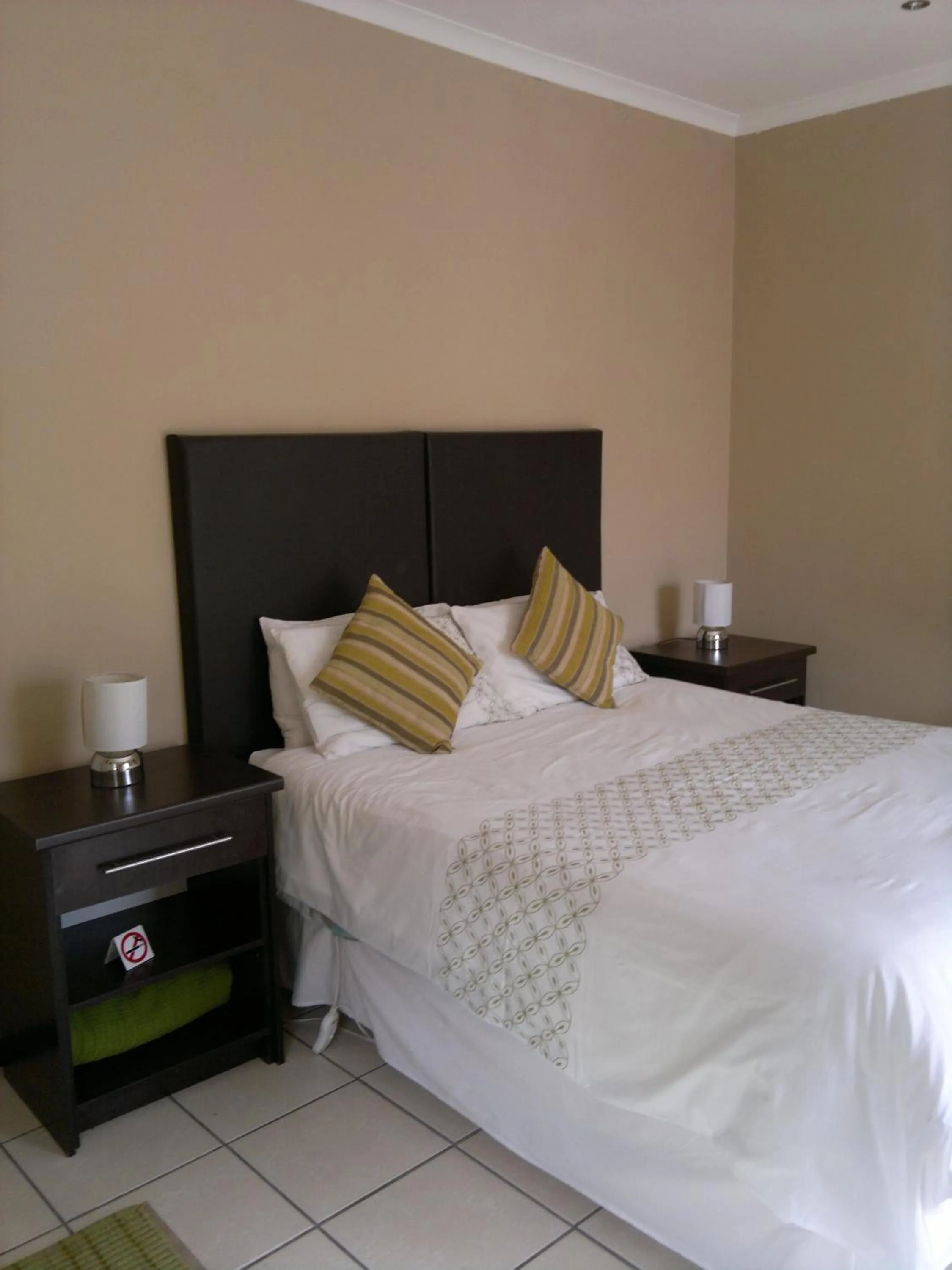 Bed in Oasis Shanti Backpackers