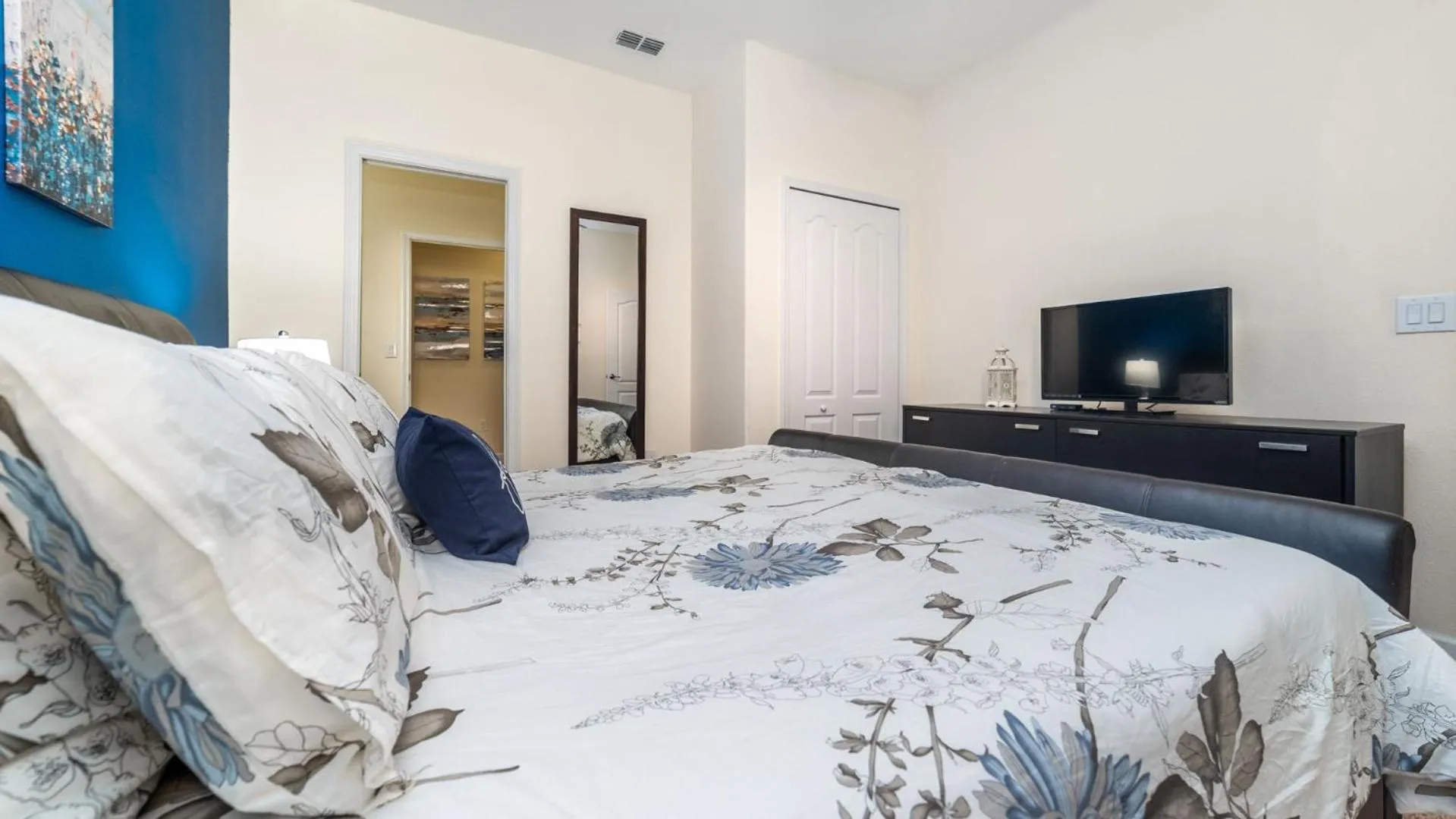 Bed in 1456 Myrtlewood