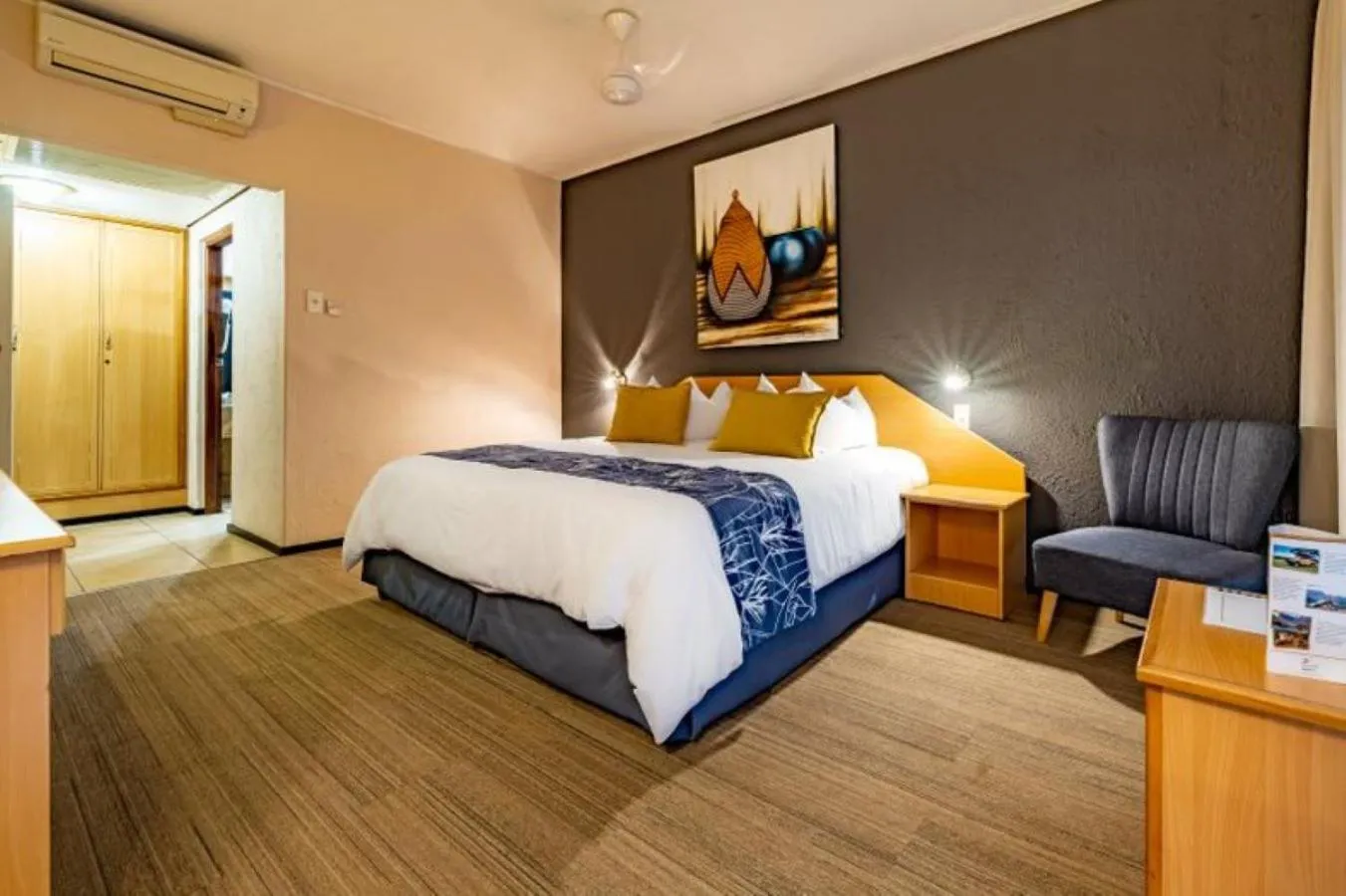 Bedroom, Bed in Sanbonani Hotel