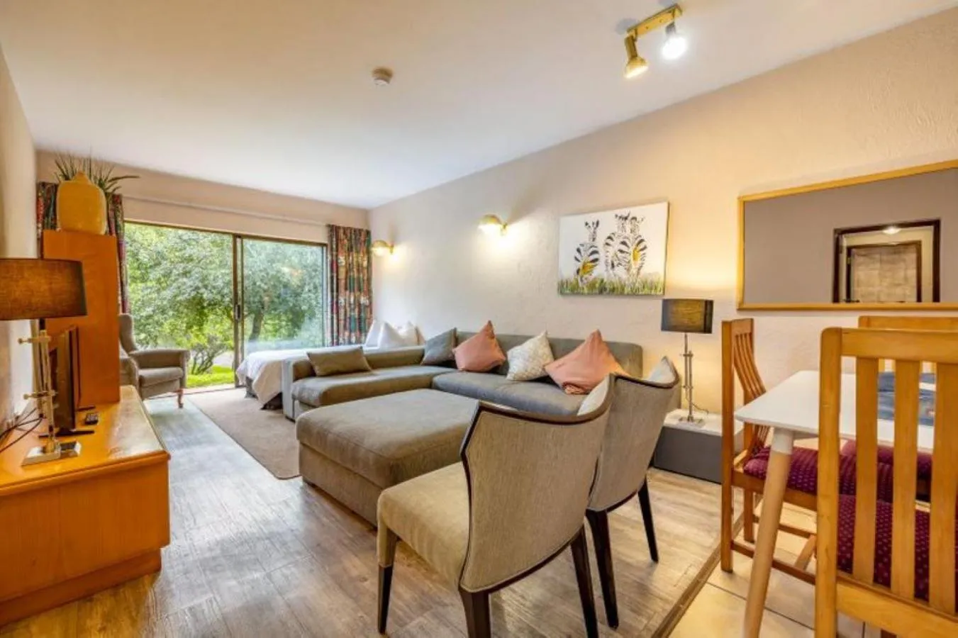 Bed in Sanbonani Hotel