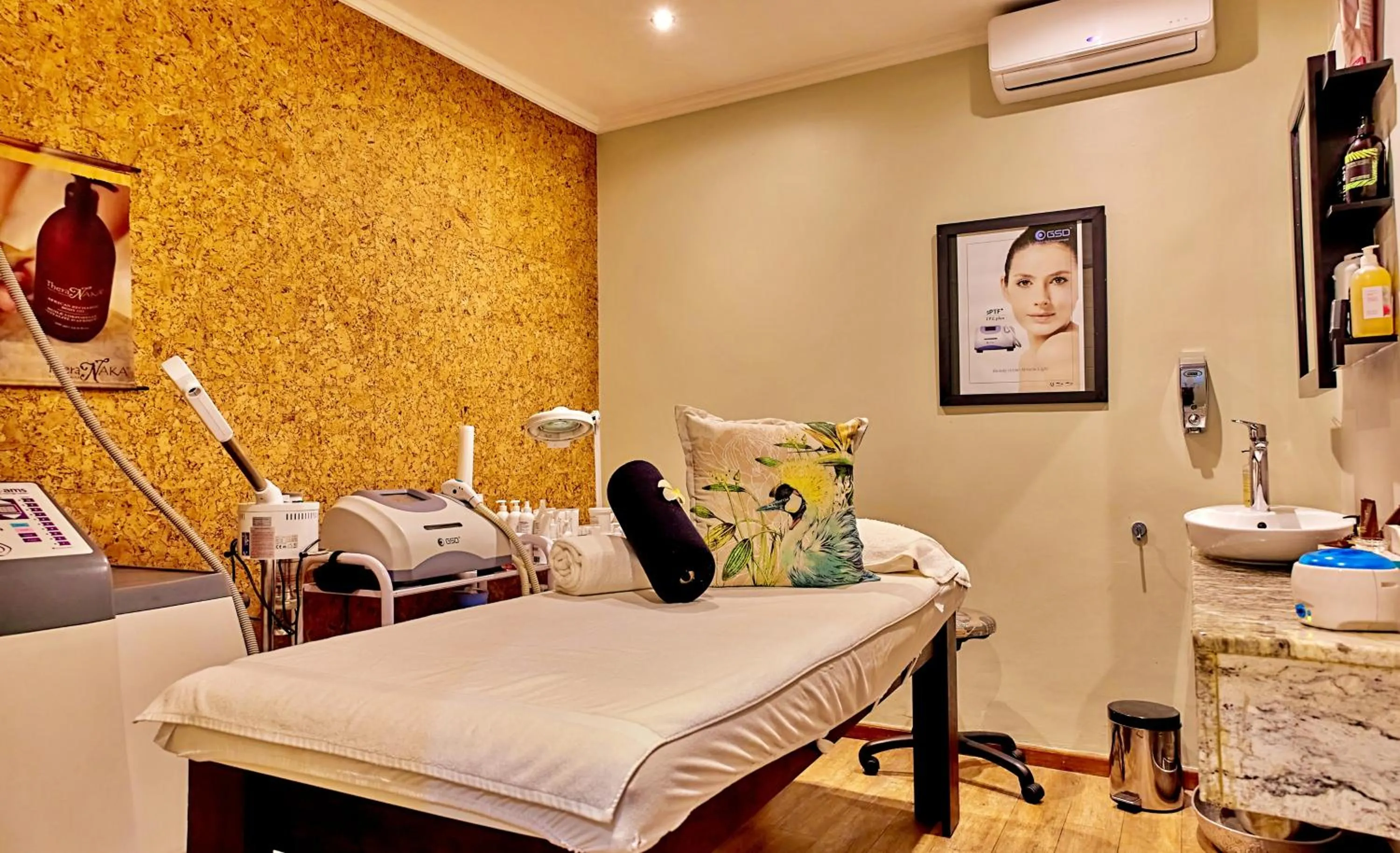 Massage in Sanbonani Hotel