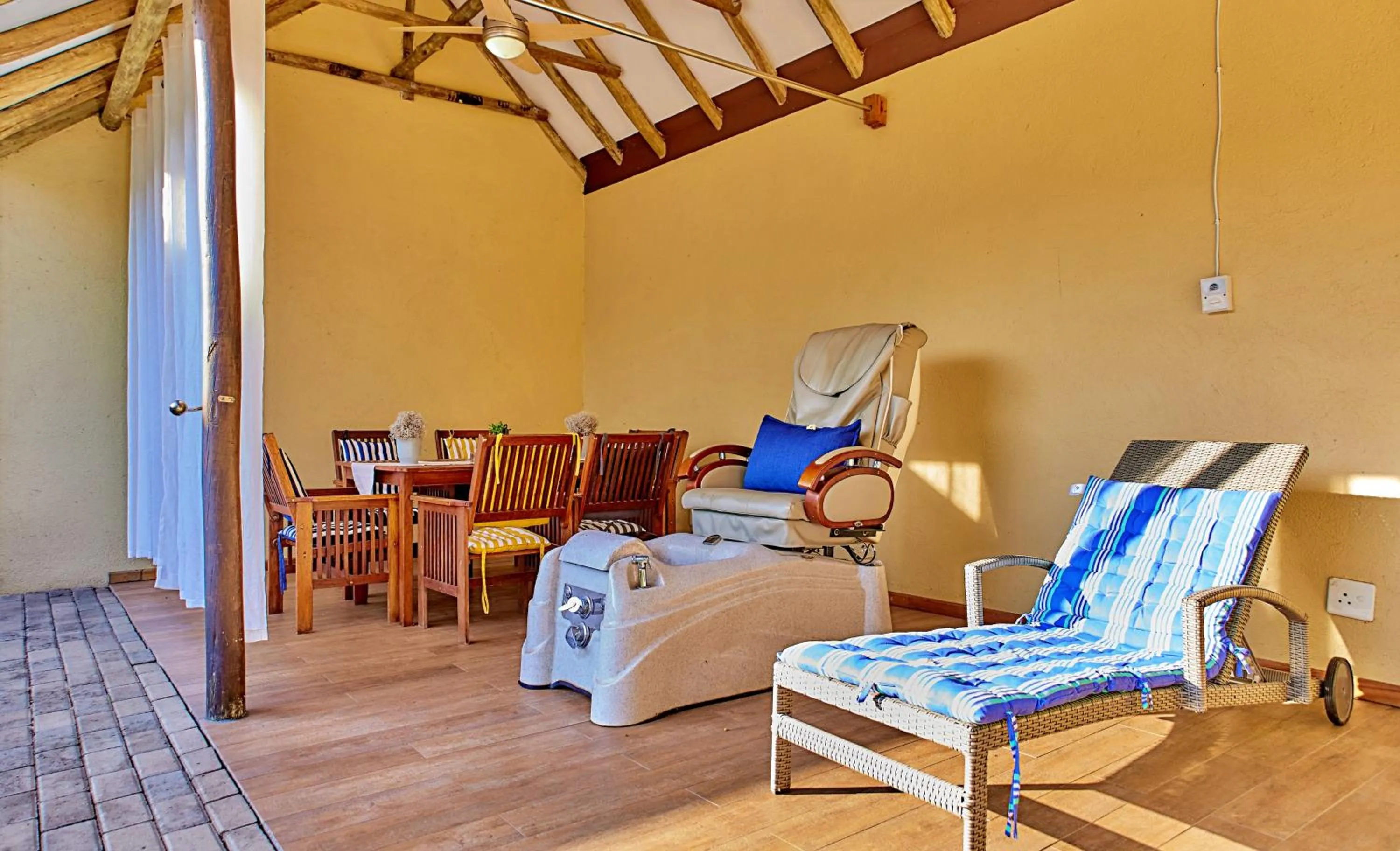 Patio in Sanbonani Hotel