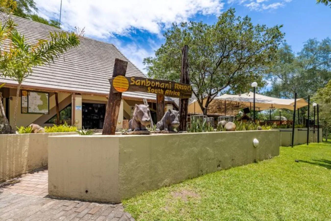 Property building in Sanbonani Hotel