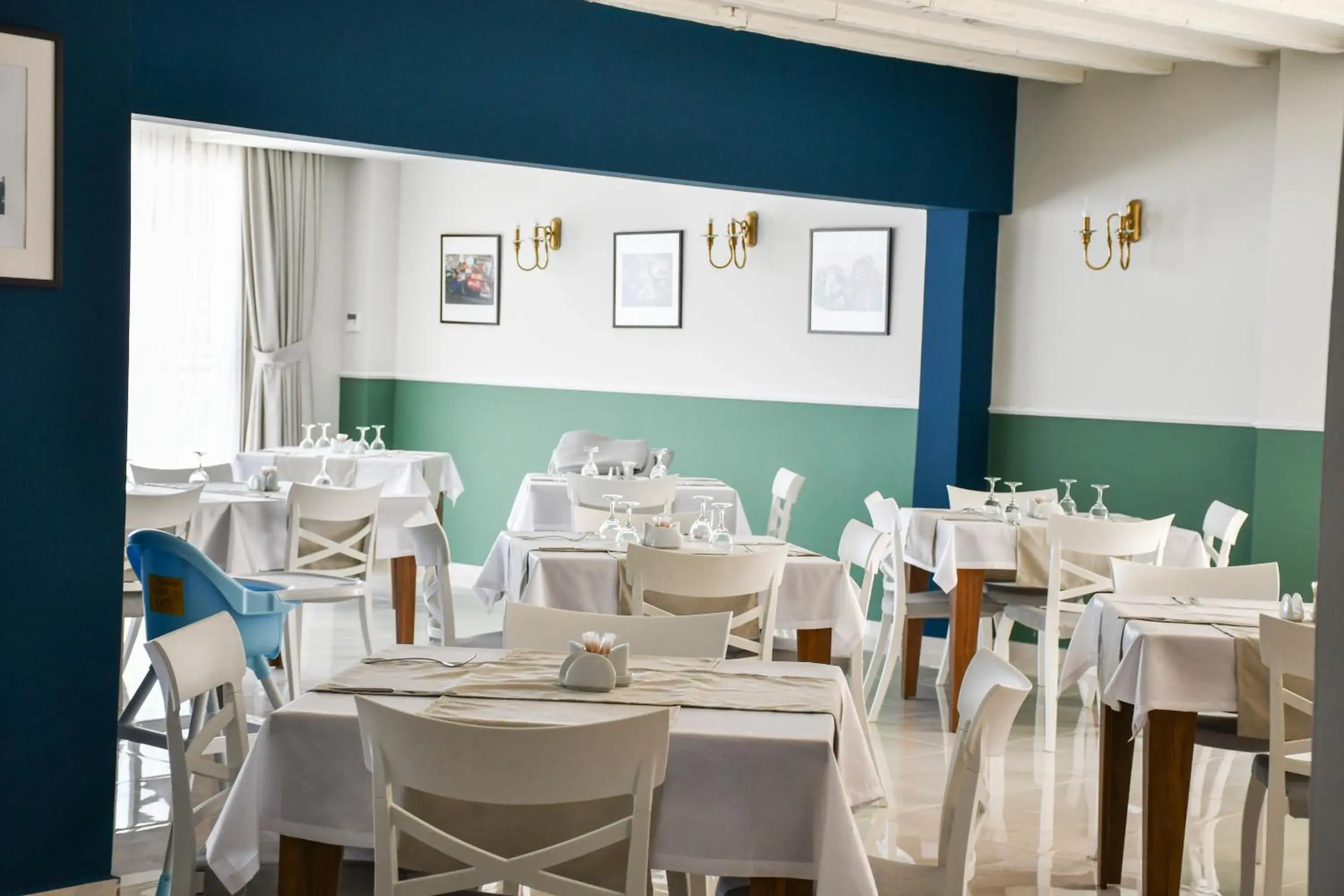 Restaurant/places to eat in Mimoza Beach Hotel Restaurant/places to eat in Mimoza Beach Hotel