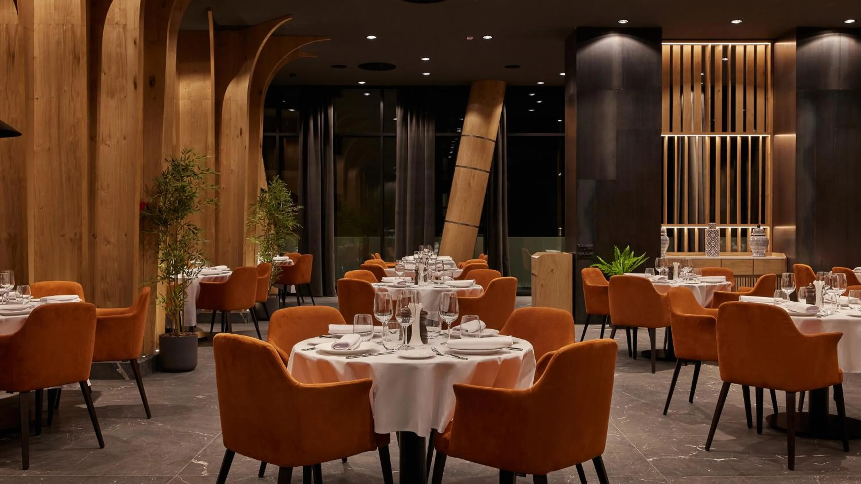 Restaurant/places to eat in Bor Hotel by Karisma