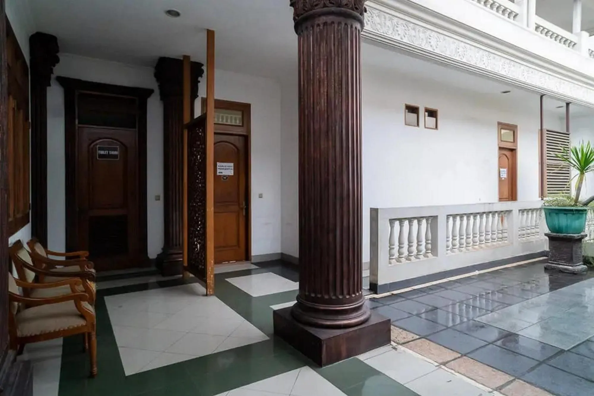 Property building in Puri Saras Bintaro Syariah Mitra RedDoorz