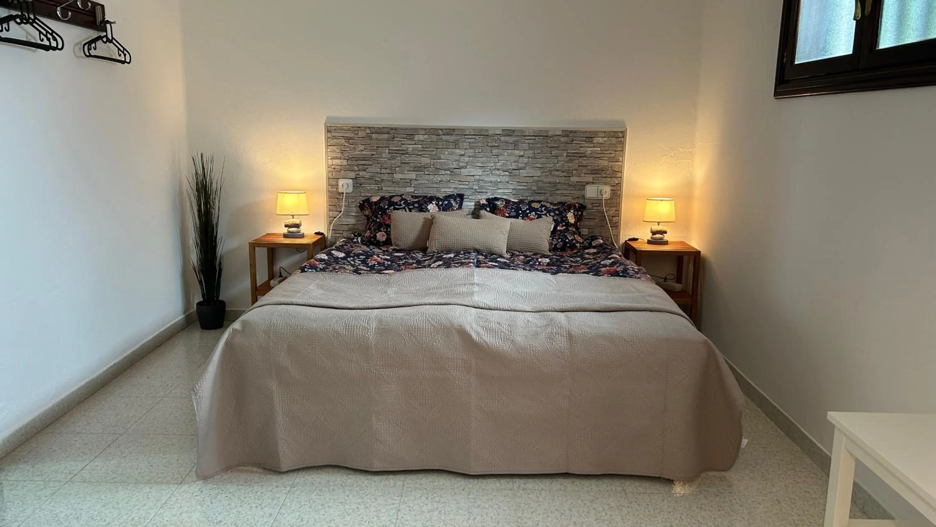 Property building, Bed in Villa Estrella Polar