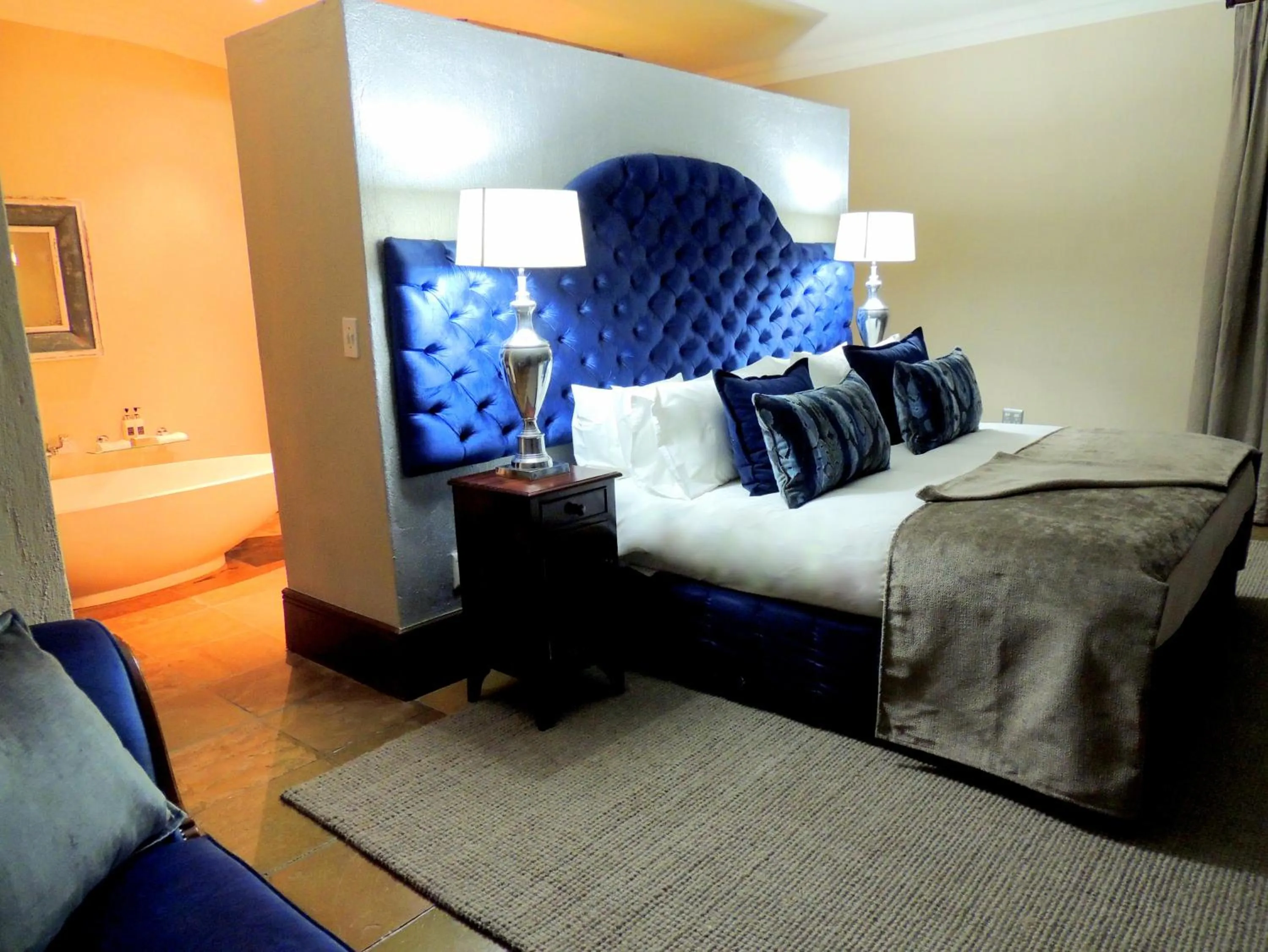 Photo of the whole room, Bed in La Villa Vita