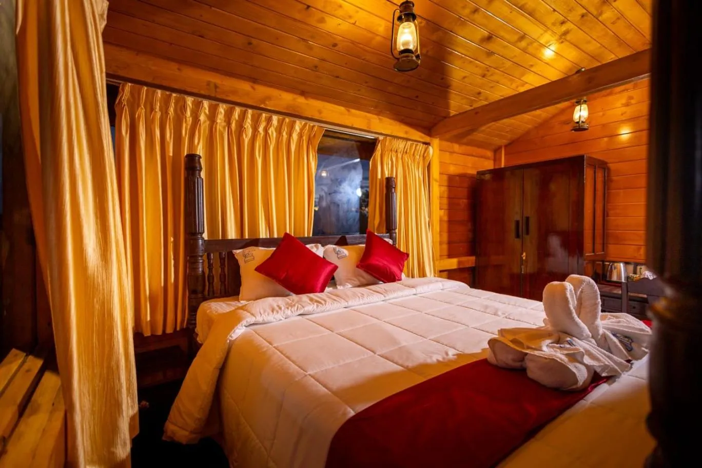 Bed in CHETTINAD HERITAGE WELLNESS RESORTS