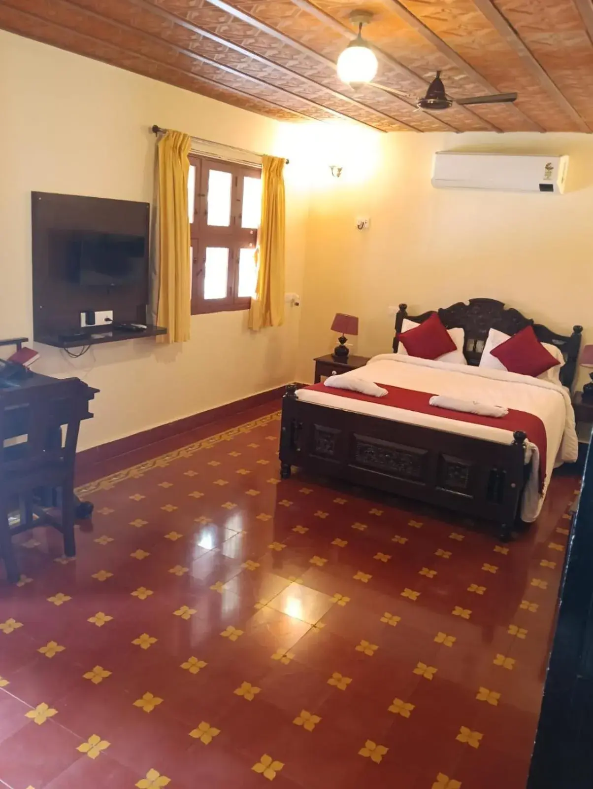 Bed in CHETTINAD HERITAGE WELLNESS RESORTS Bed in CHETTINAD HERITAGE WELLNESS RESORTS