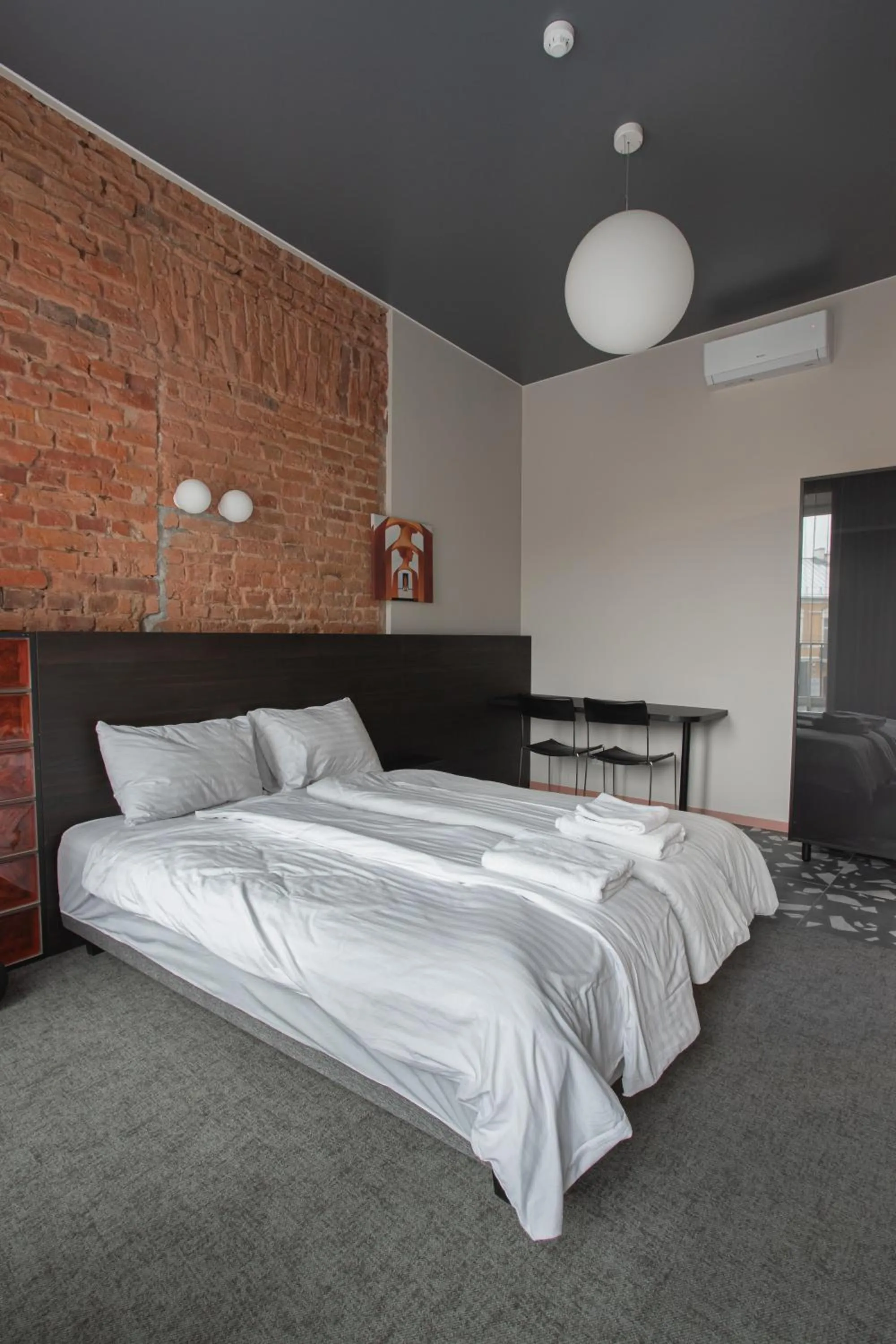 Bed in Resume apartments