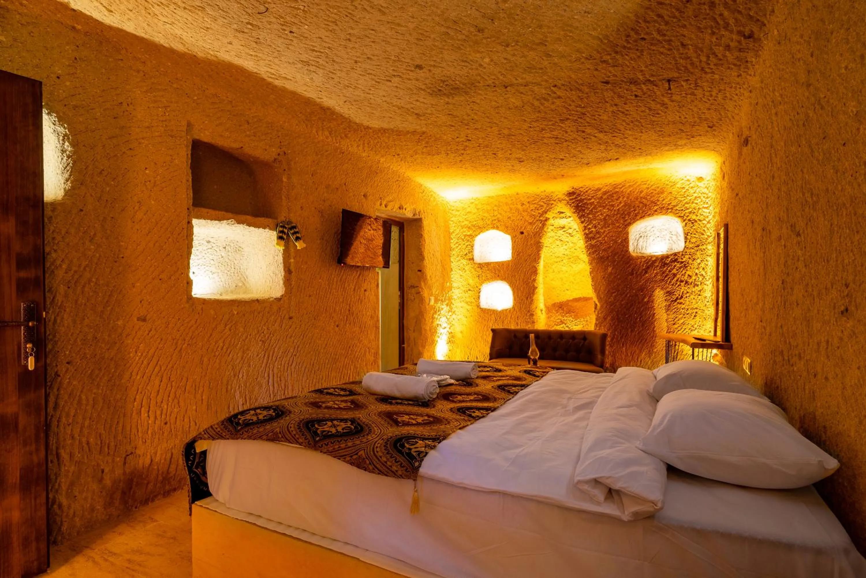 Bed in Cappadocia Snora Cave