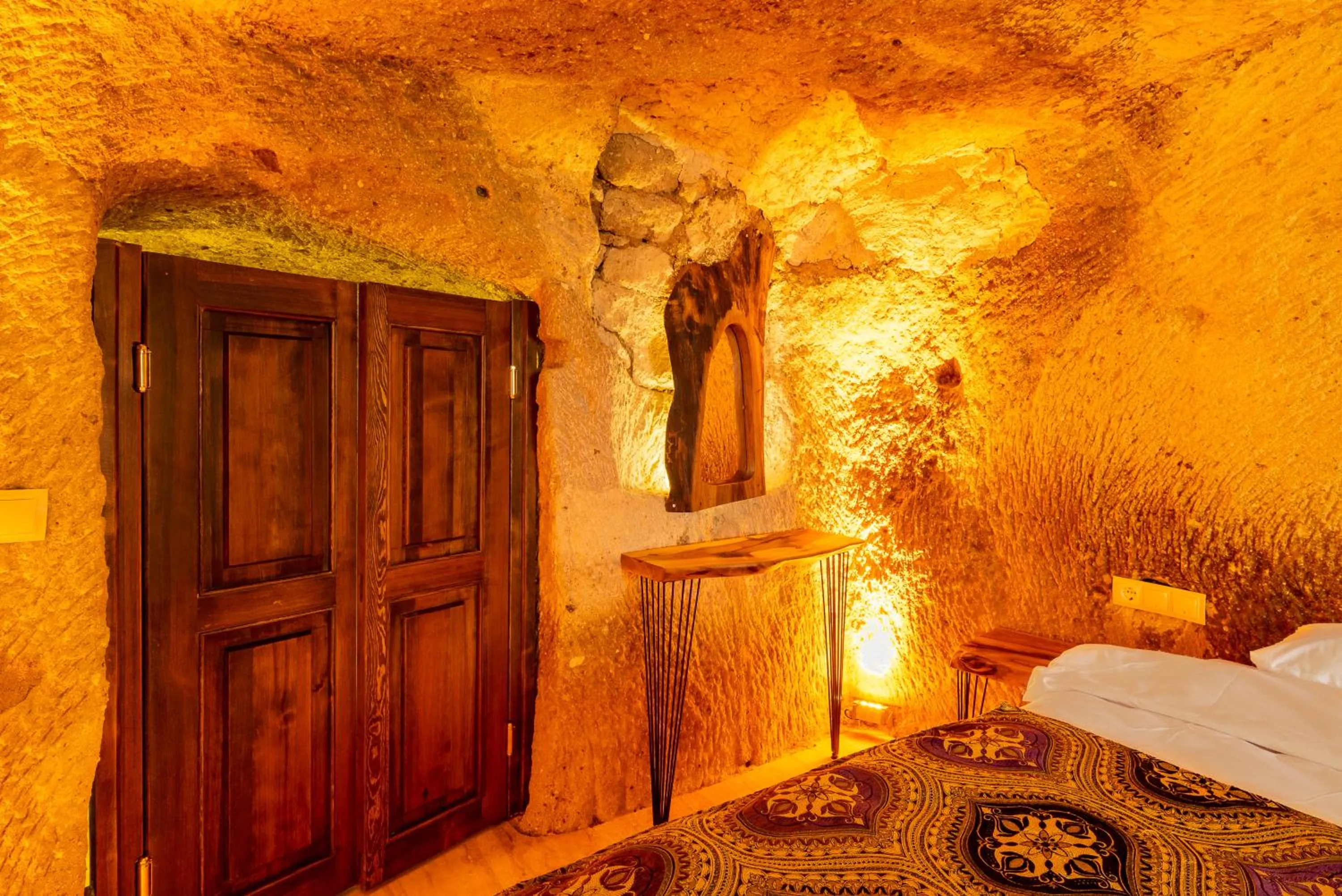 Bed in Cappadocia Snora Cave