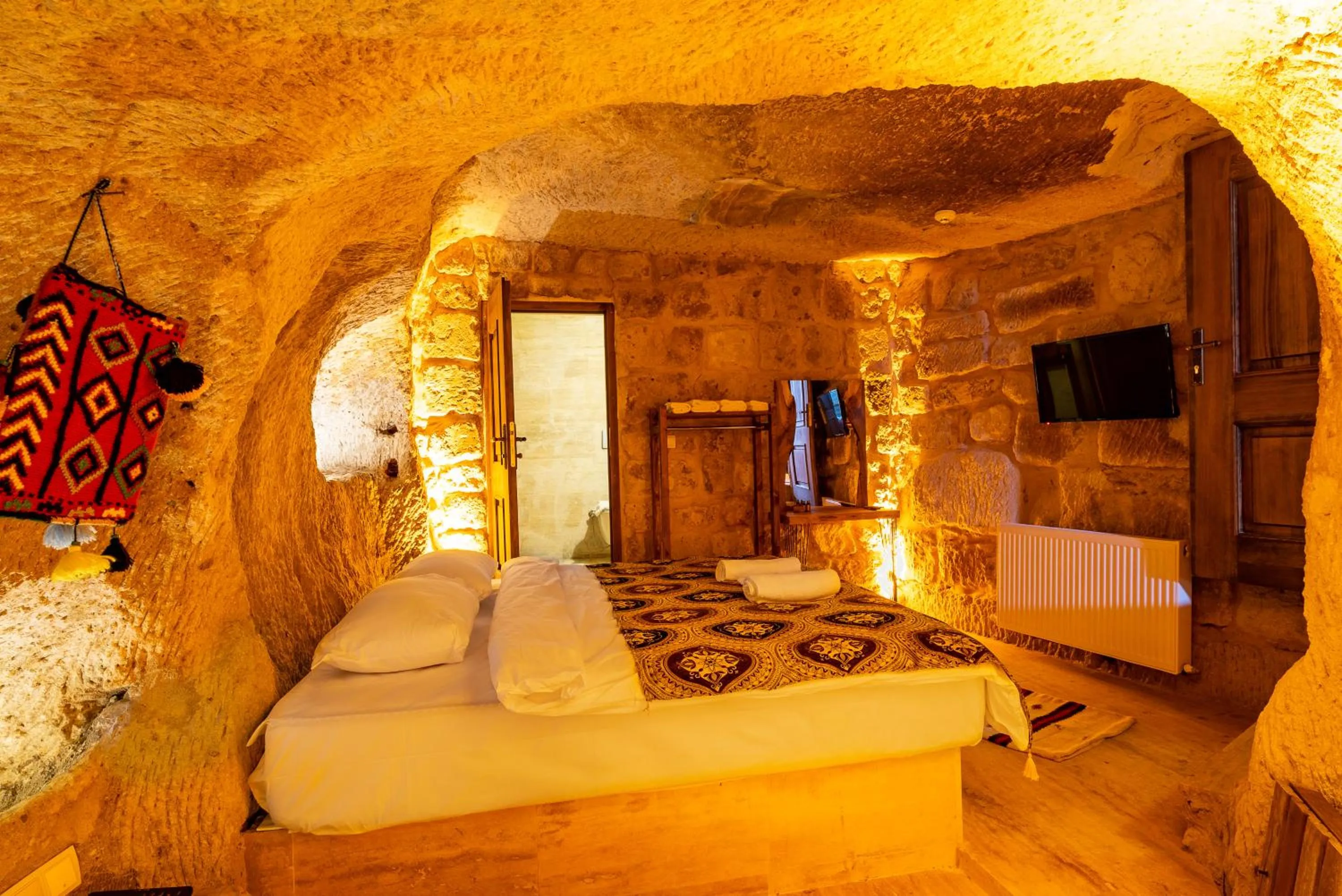 Bed in Cappadocia Snora Cave