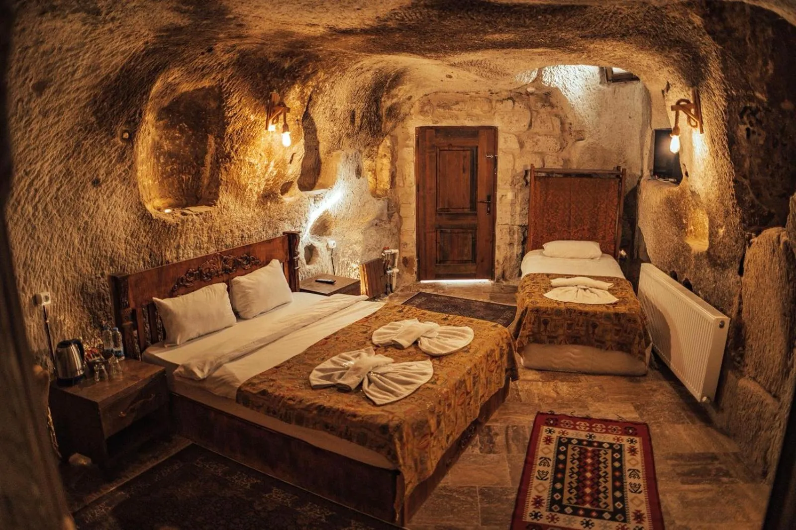 Bed in Cappadocia Snora Cave