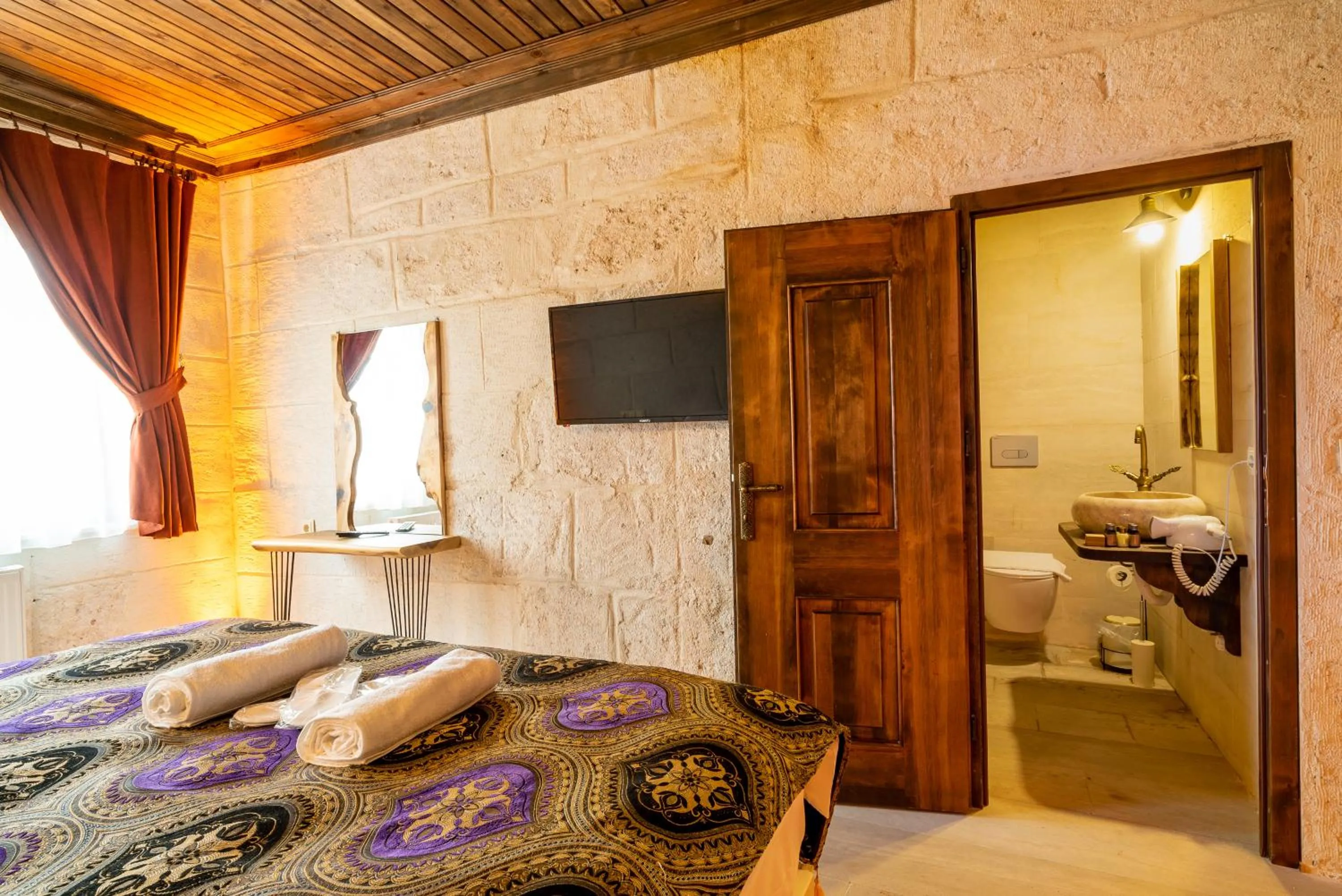 Bed in Cappadocia Snora Cave