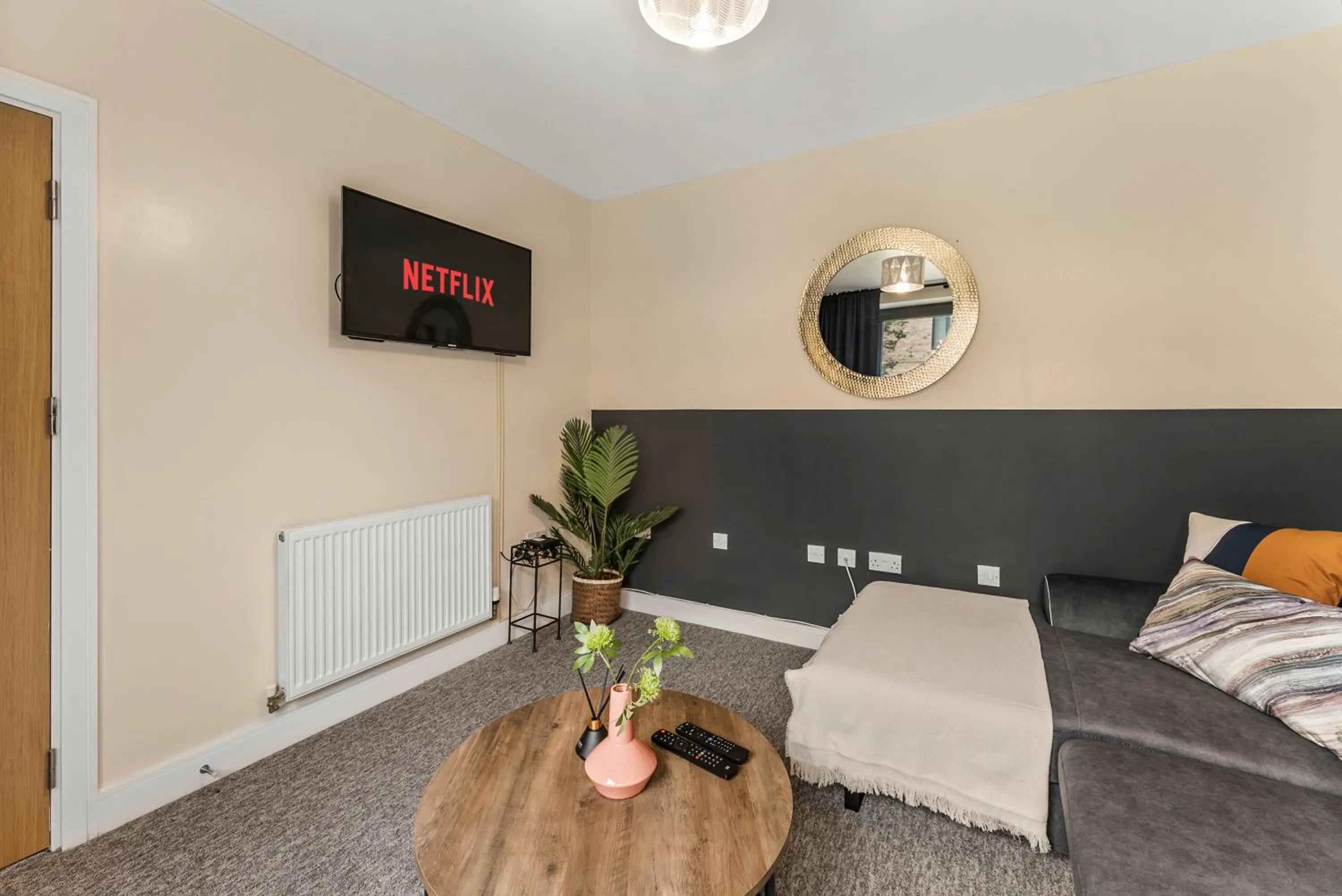 Living room, Bed in Sleek and Stylish 2 Bed with Garden and Parking