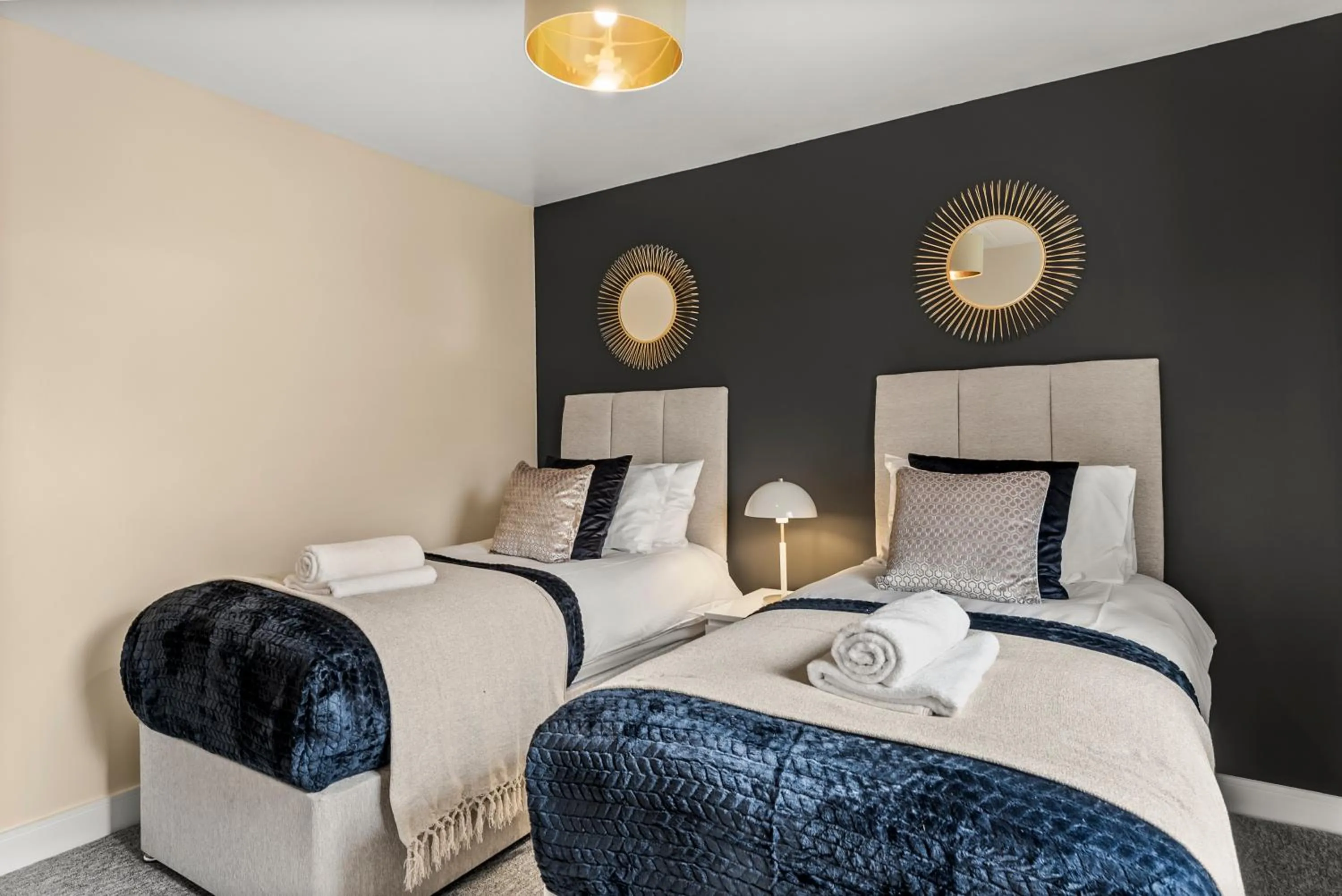 Bed in Sleek and Stylish 2 Bed with Garden and Parking