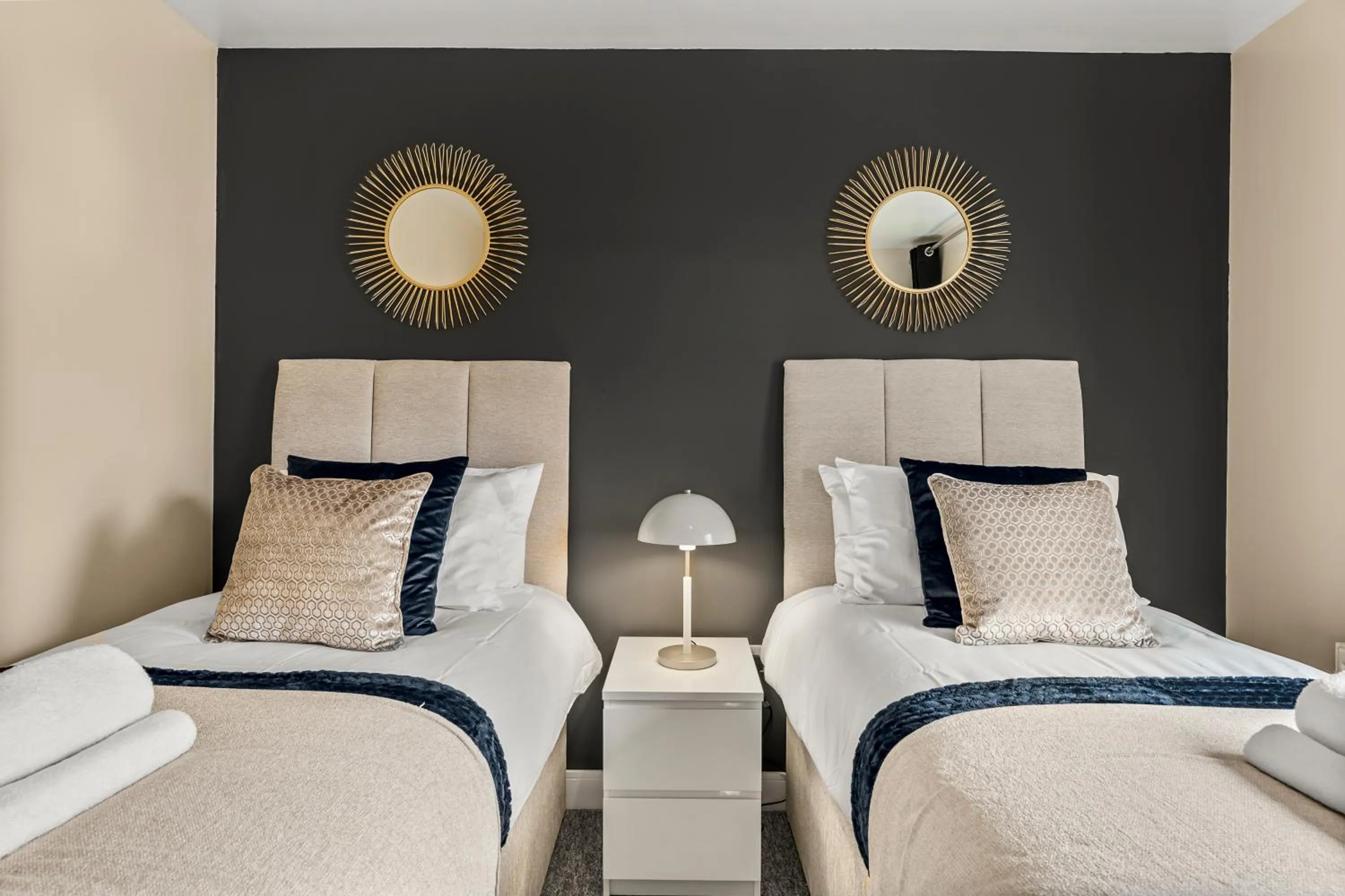 Bed in Sleek and Stylish 2 Bed with Garden and Parking