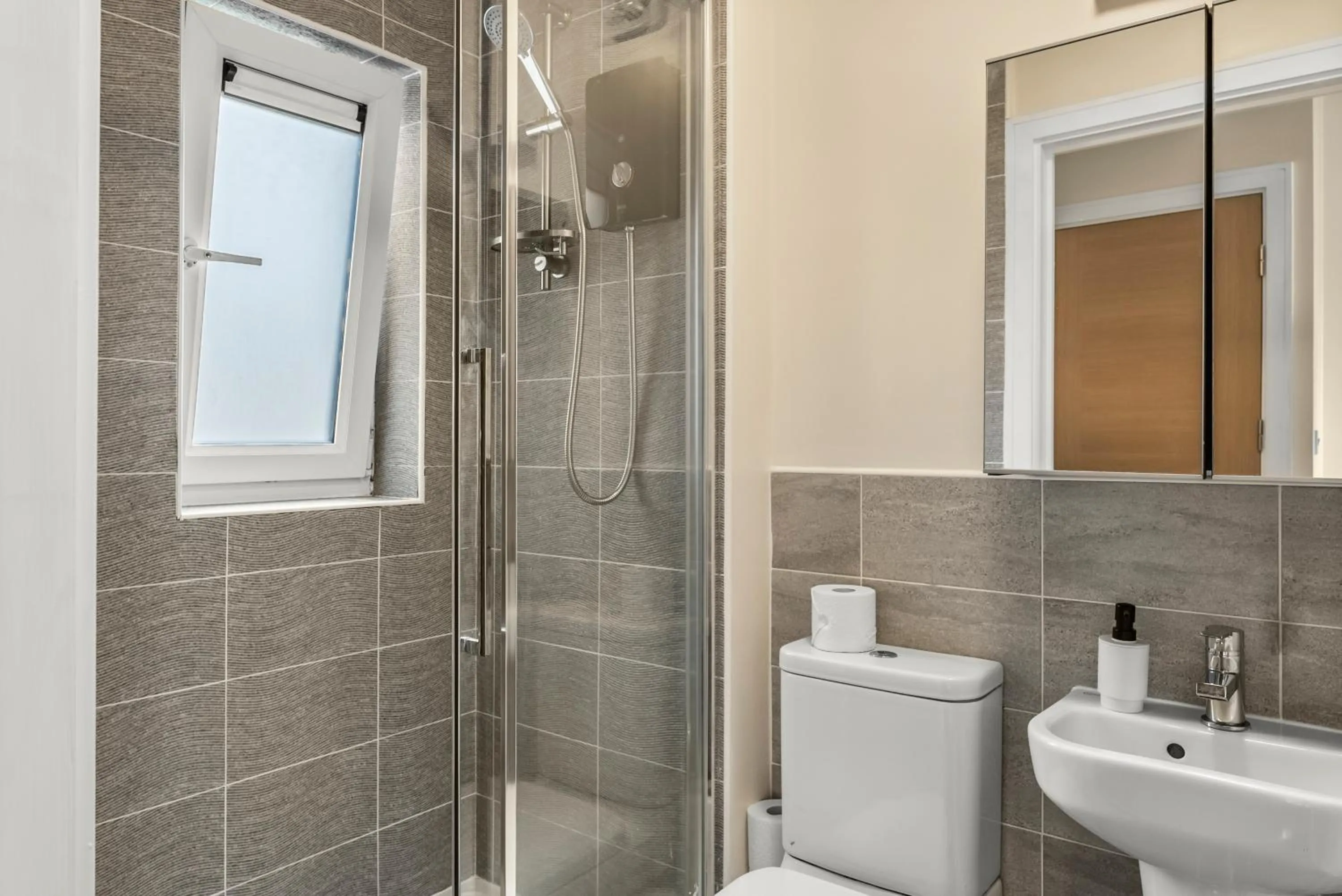Shower in Sleek and Stylish 2 Bed with Garden and Parking