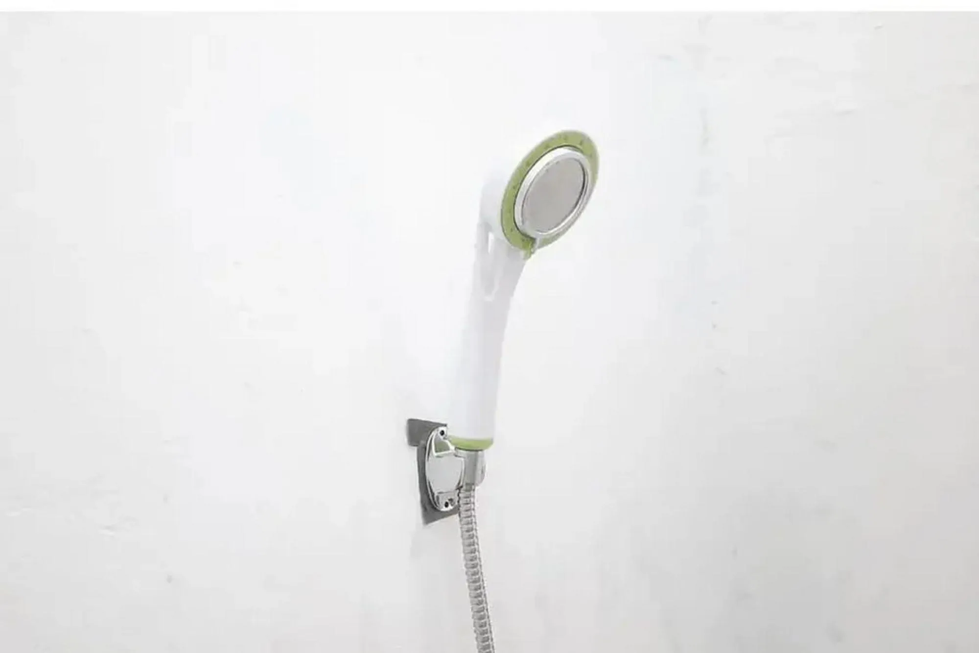 Shower in Homestay Cantika Koto Tengah RedPartner