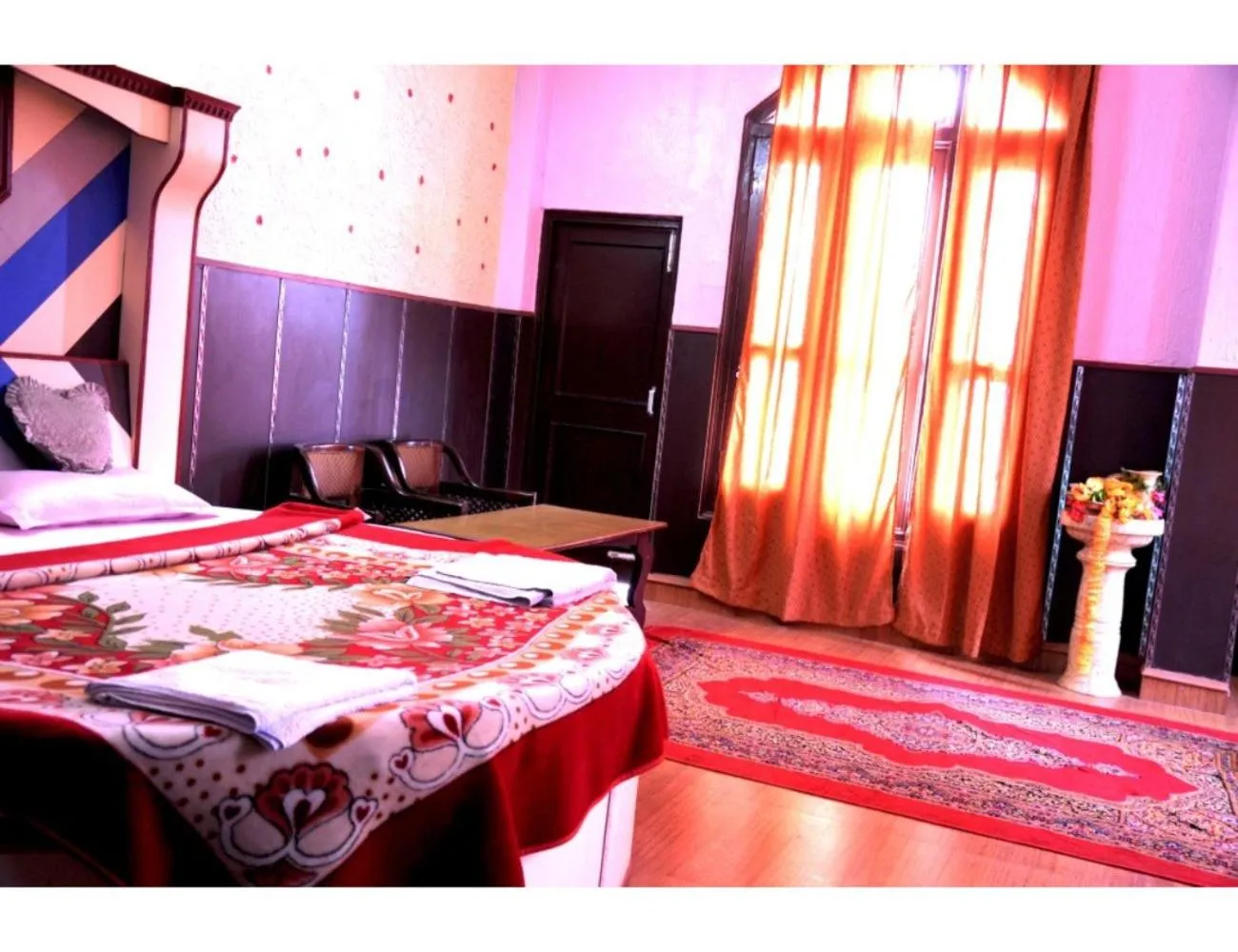 Bed in Shining Star Resort, Khajjiar