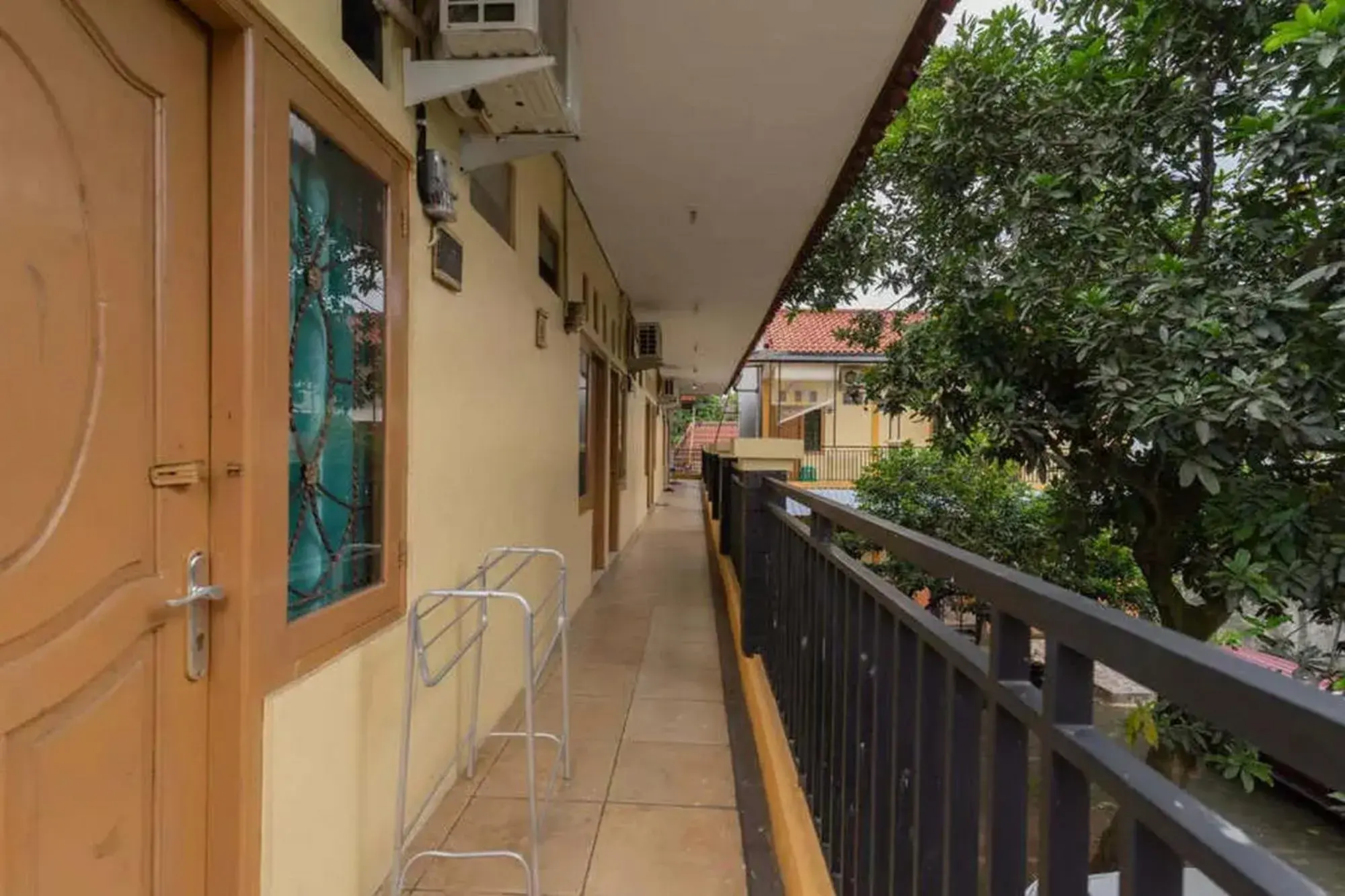 Property building in Kostawira Syariah Bintaro Mitra RedDoorz Property building in Kostawira Syariah Bintaro Mitra RedDoorz