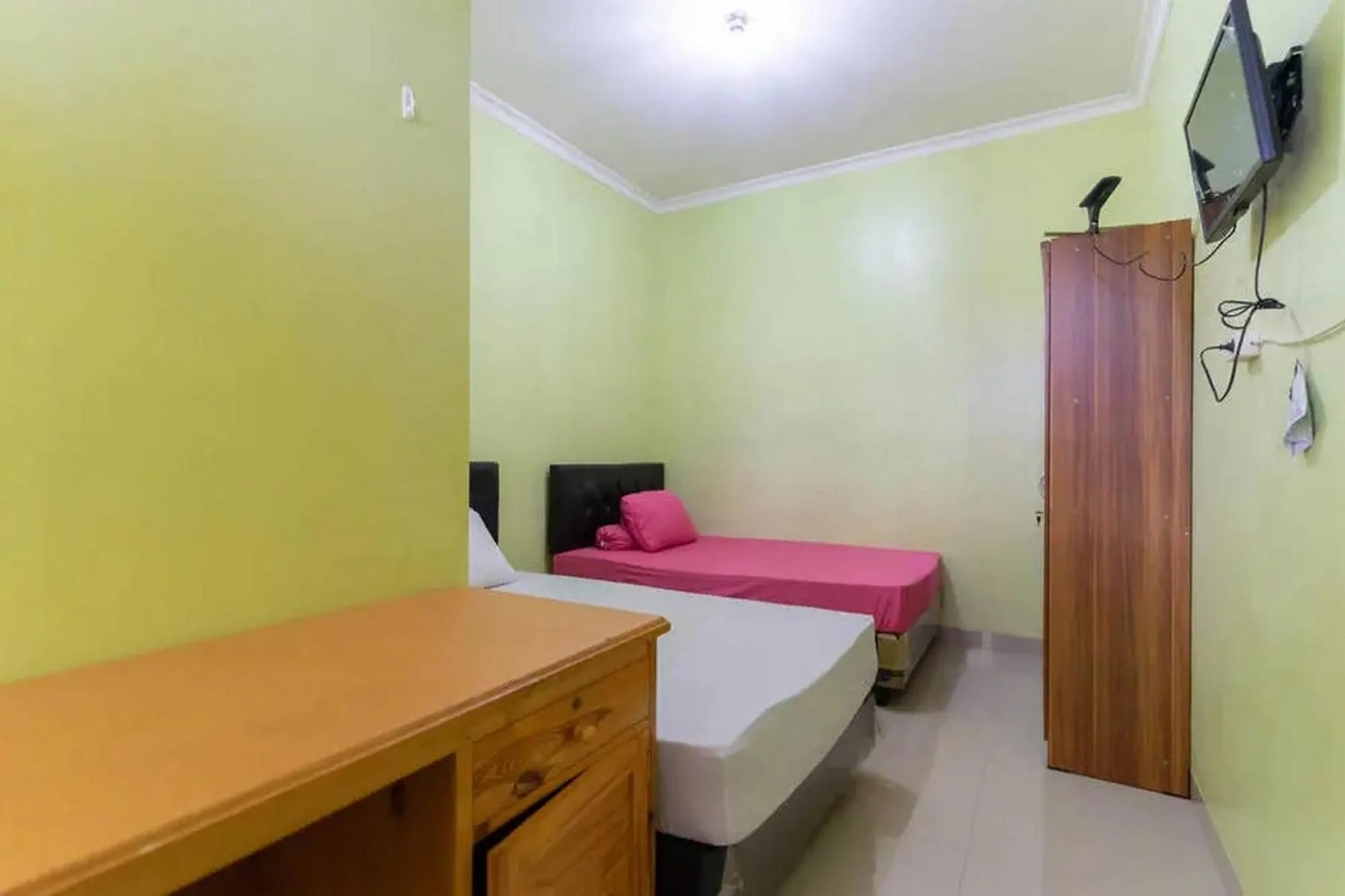 Bed in Kostawira Syariah Bintaro Mitra RedDoorz