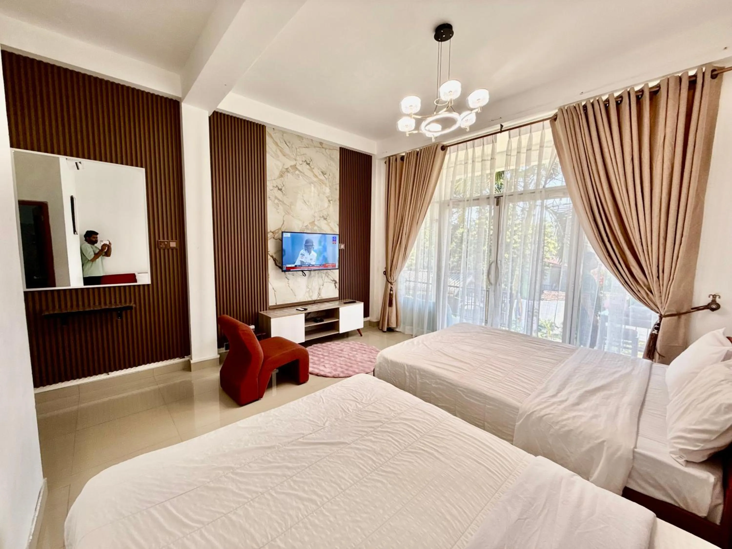 TV and multimedia, Bed in Holiday Homes Guest Inn - Ella
