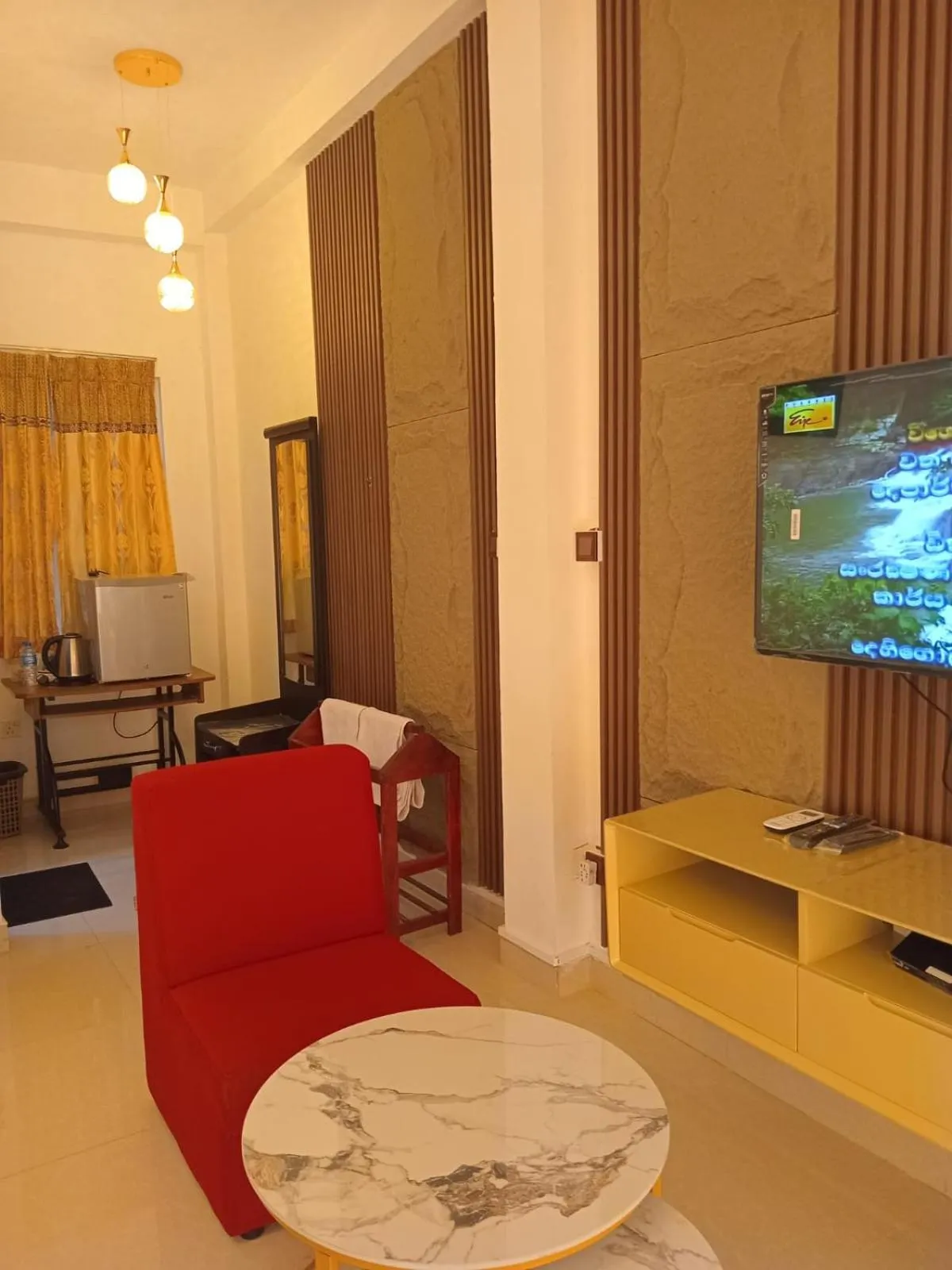 TV and multimedia in Holiday Homes Guest Inn - Ella