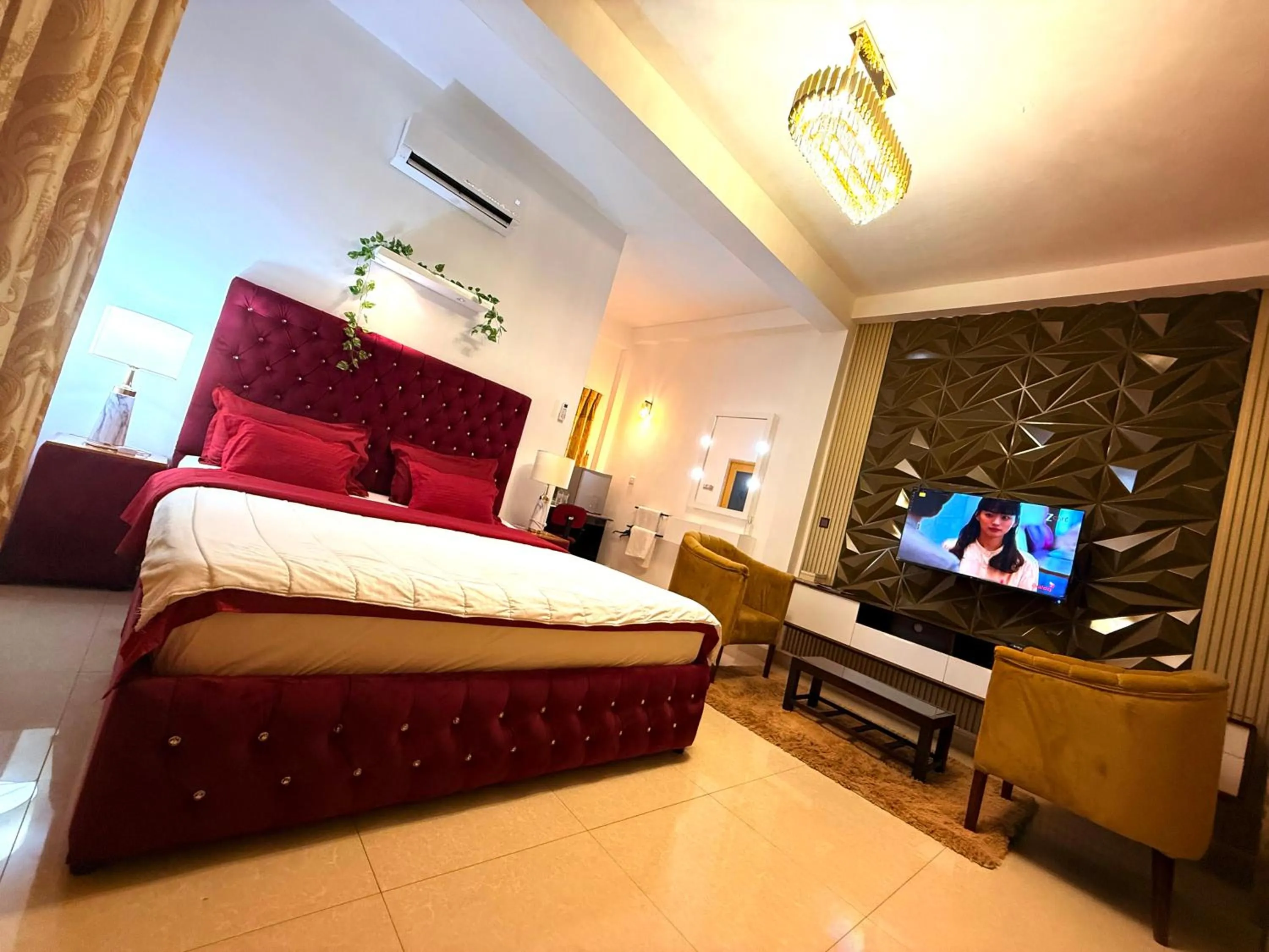 TV and multimedia, Bed in Holiday Homes Guest Inn - Ella