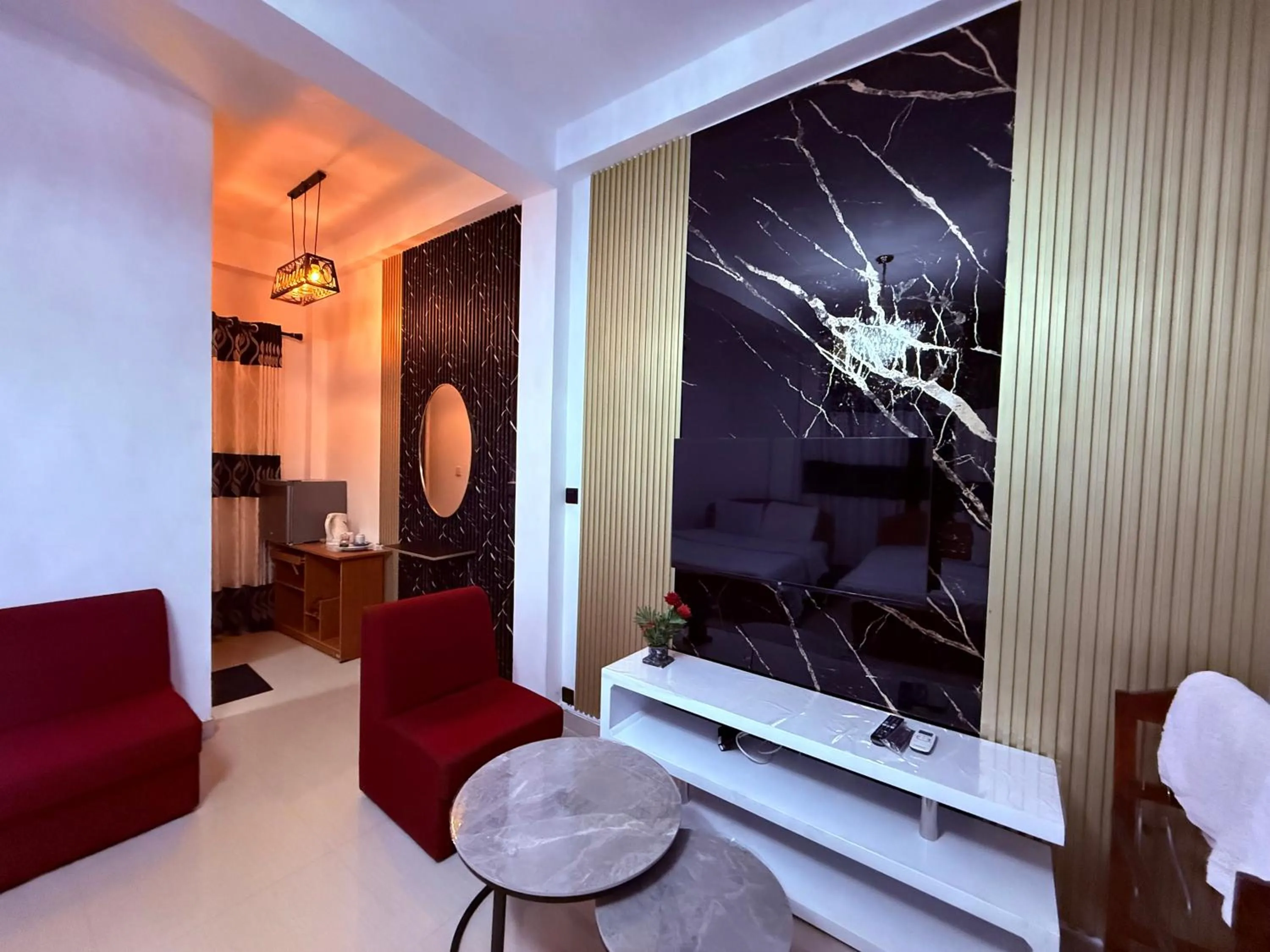 TV and multimedia in Holiday Homes Guest Inn - Ella
