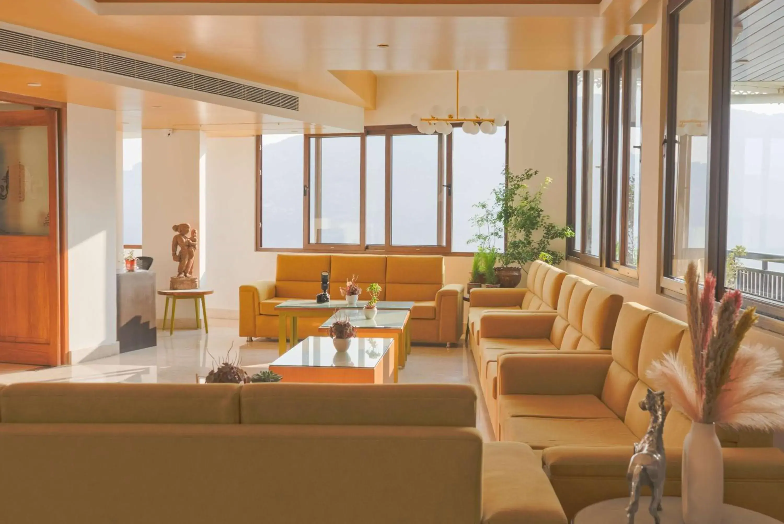 Lobby or reception in Days Inn by Wyndham Gangtok Tadong Lobby or reception in Days Inn by Wyndham Gangtok Tadong