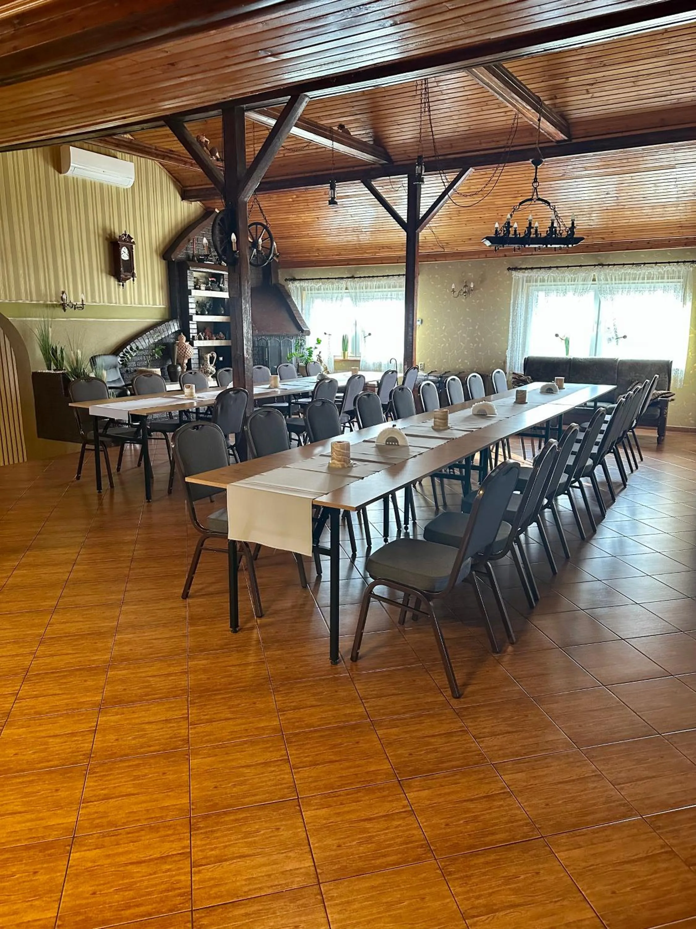 Restaurant/places to eat in Zajazd Restauracja Derby