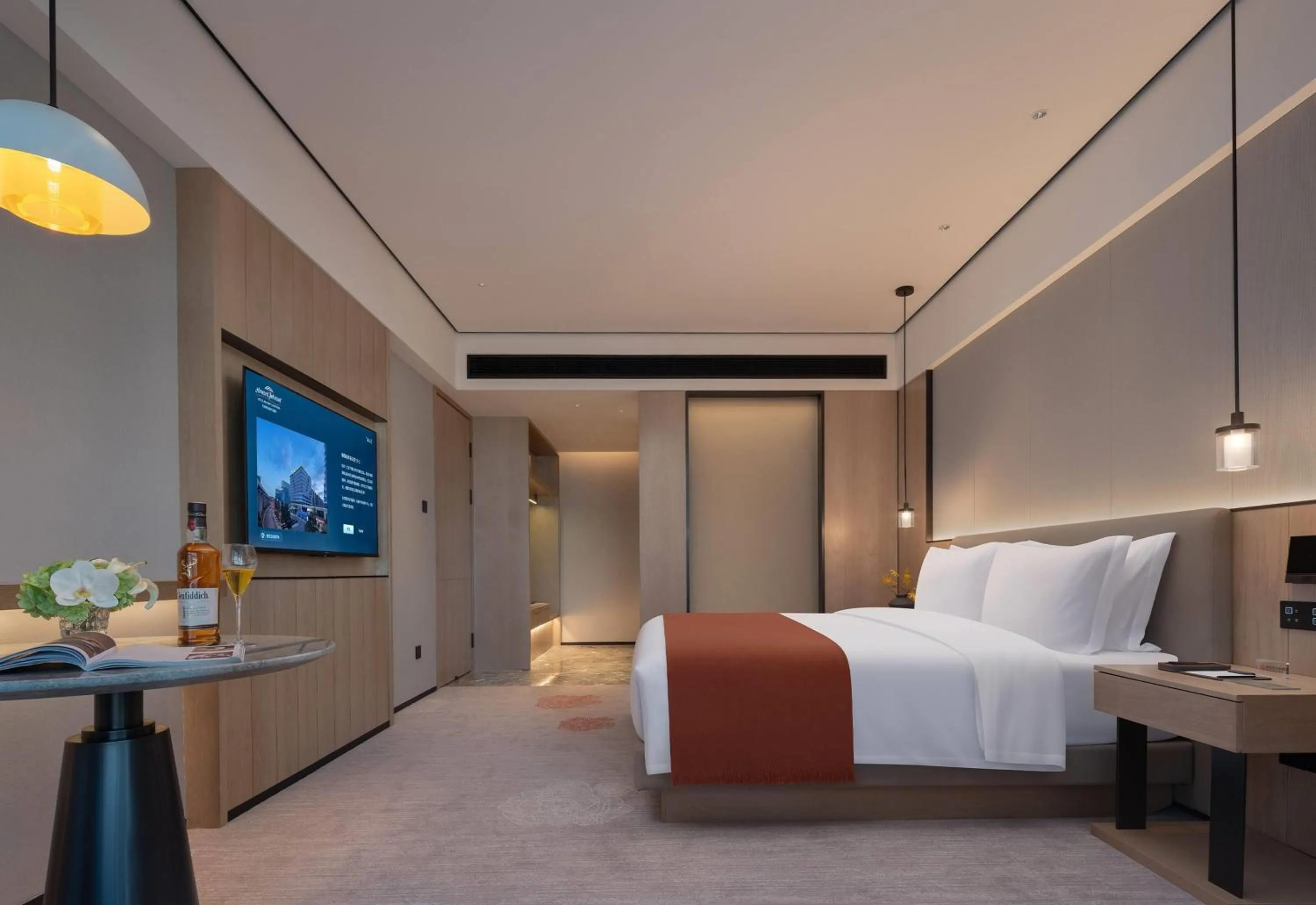 Photo of the whole room, Bed in Howard Johnson Airport Hotel Changsha