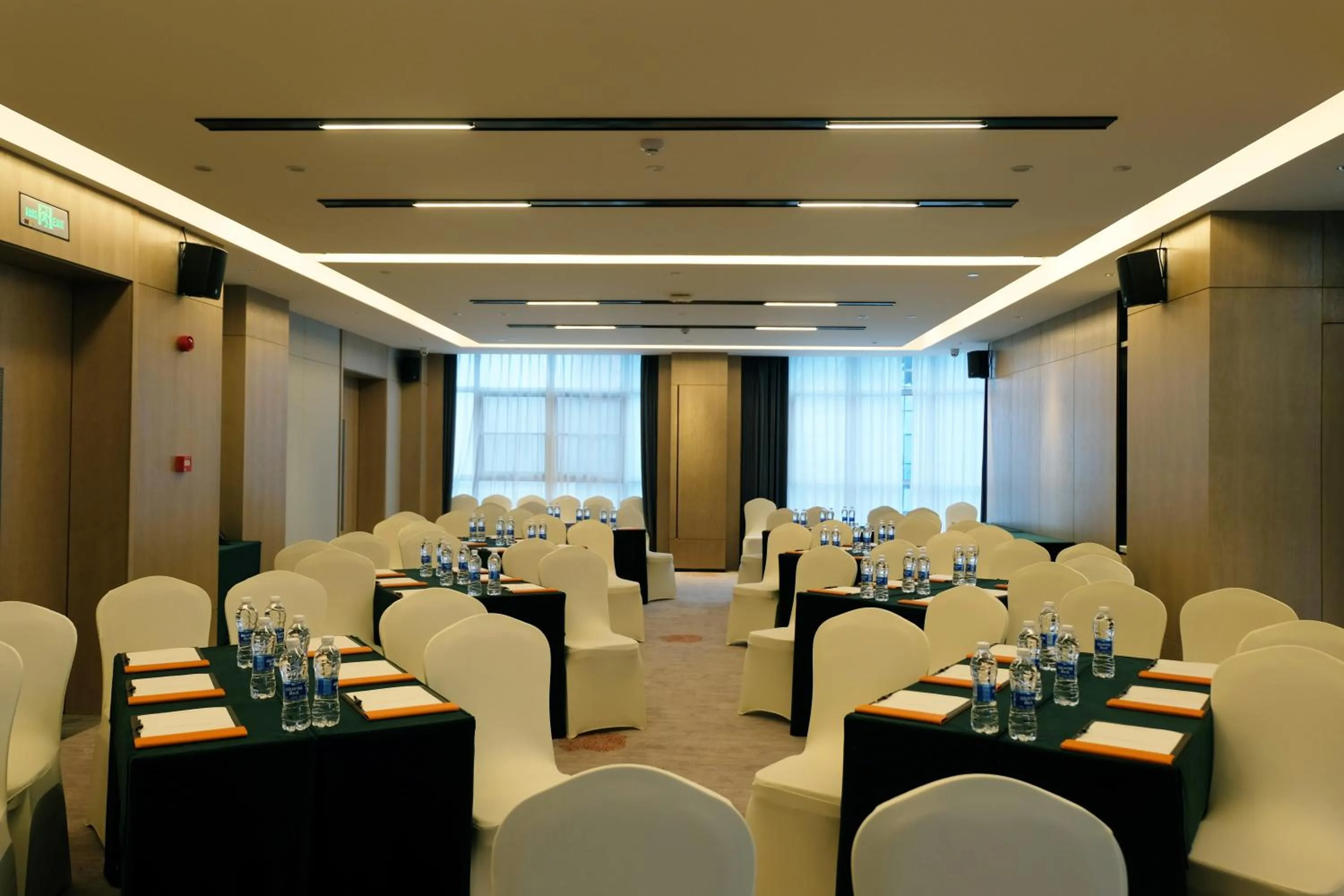 Meeting/conference room in Howard Johnson Airport Hotel Changsha
