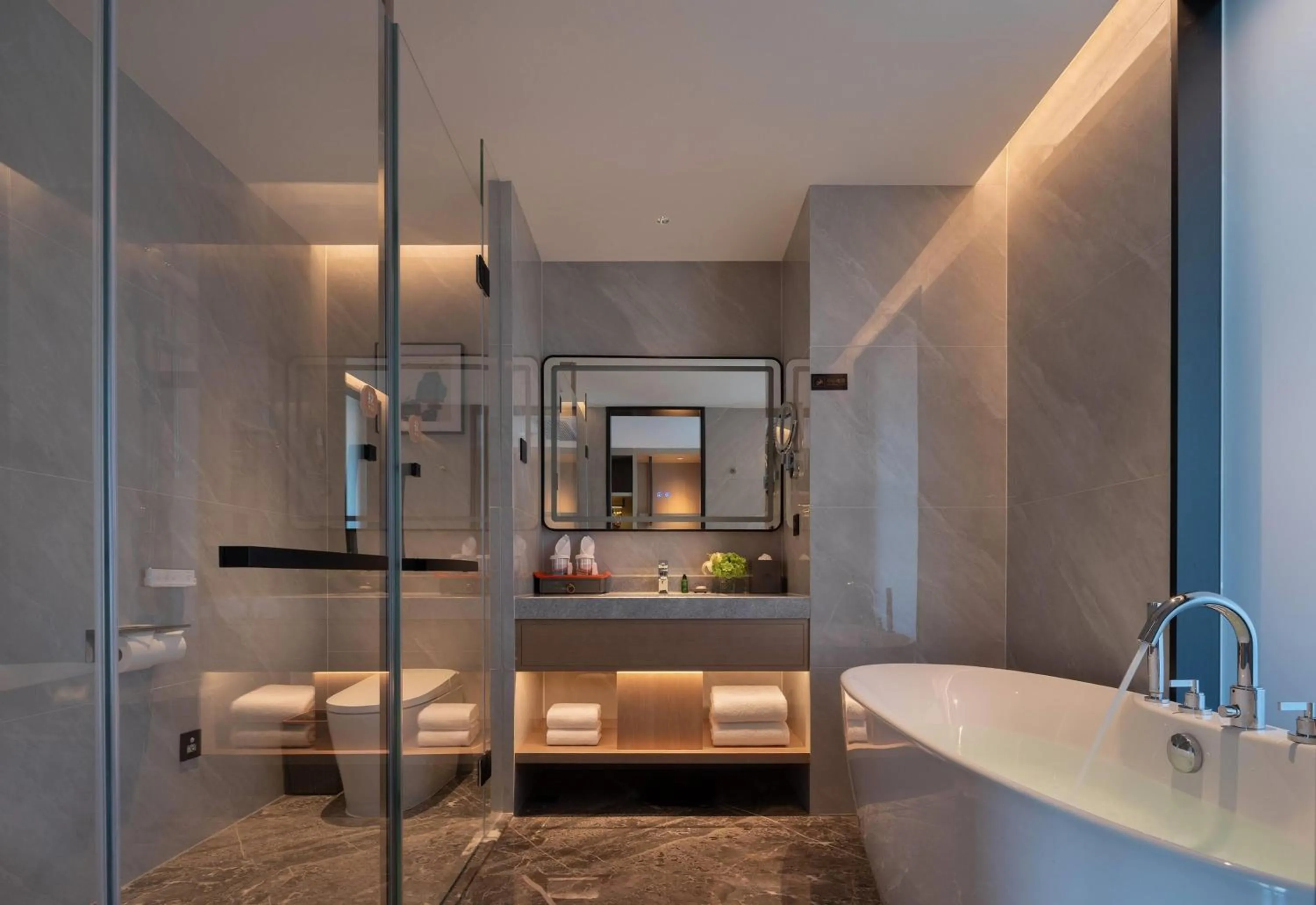 Bathroom in Howard Johnson Airport Hotel Changsha