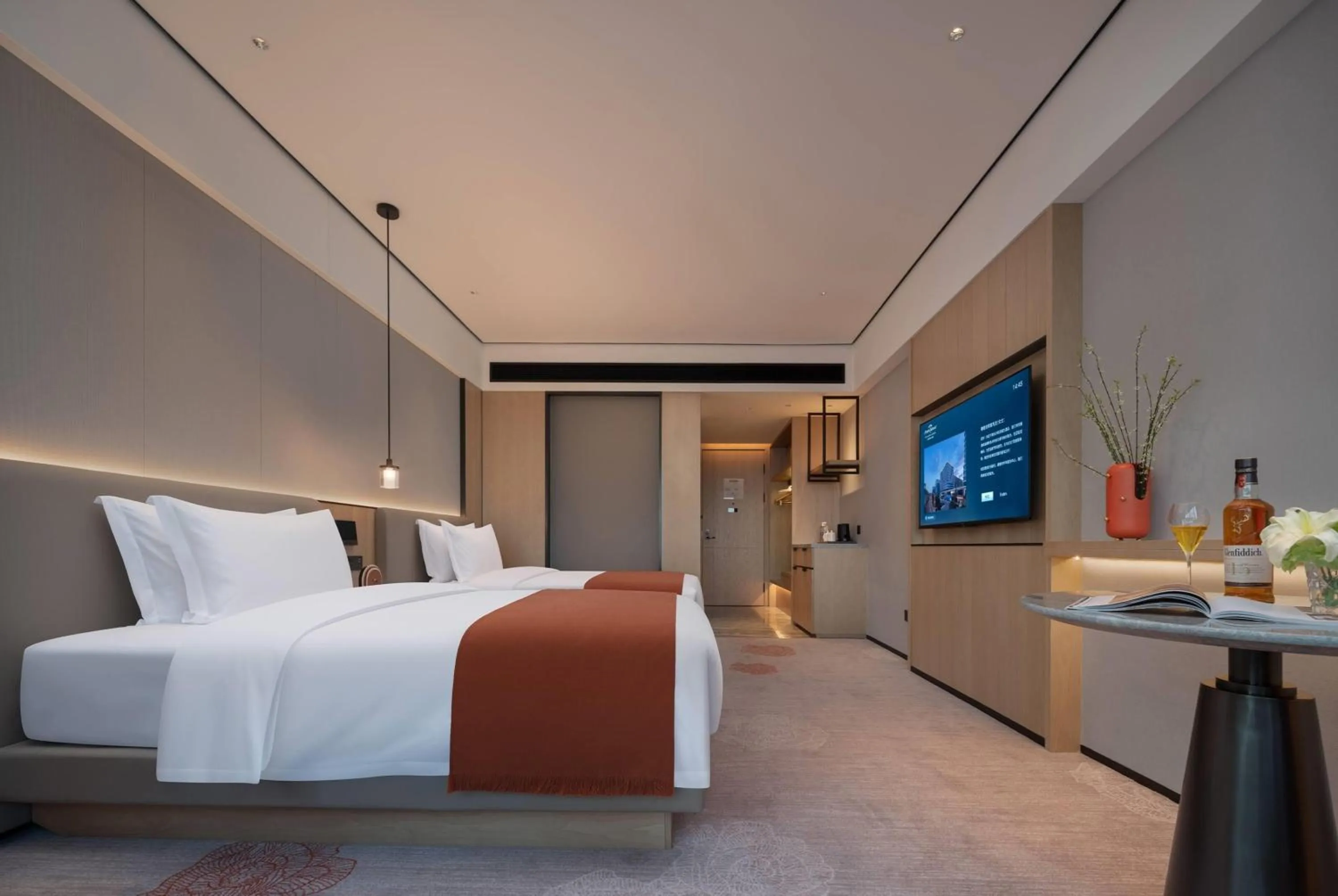 Photo of the whole room, Bed in Howard Johnson Airport Hotel Changsha