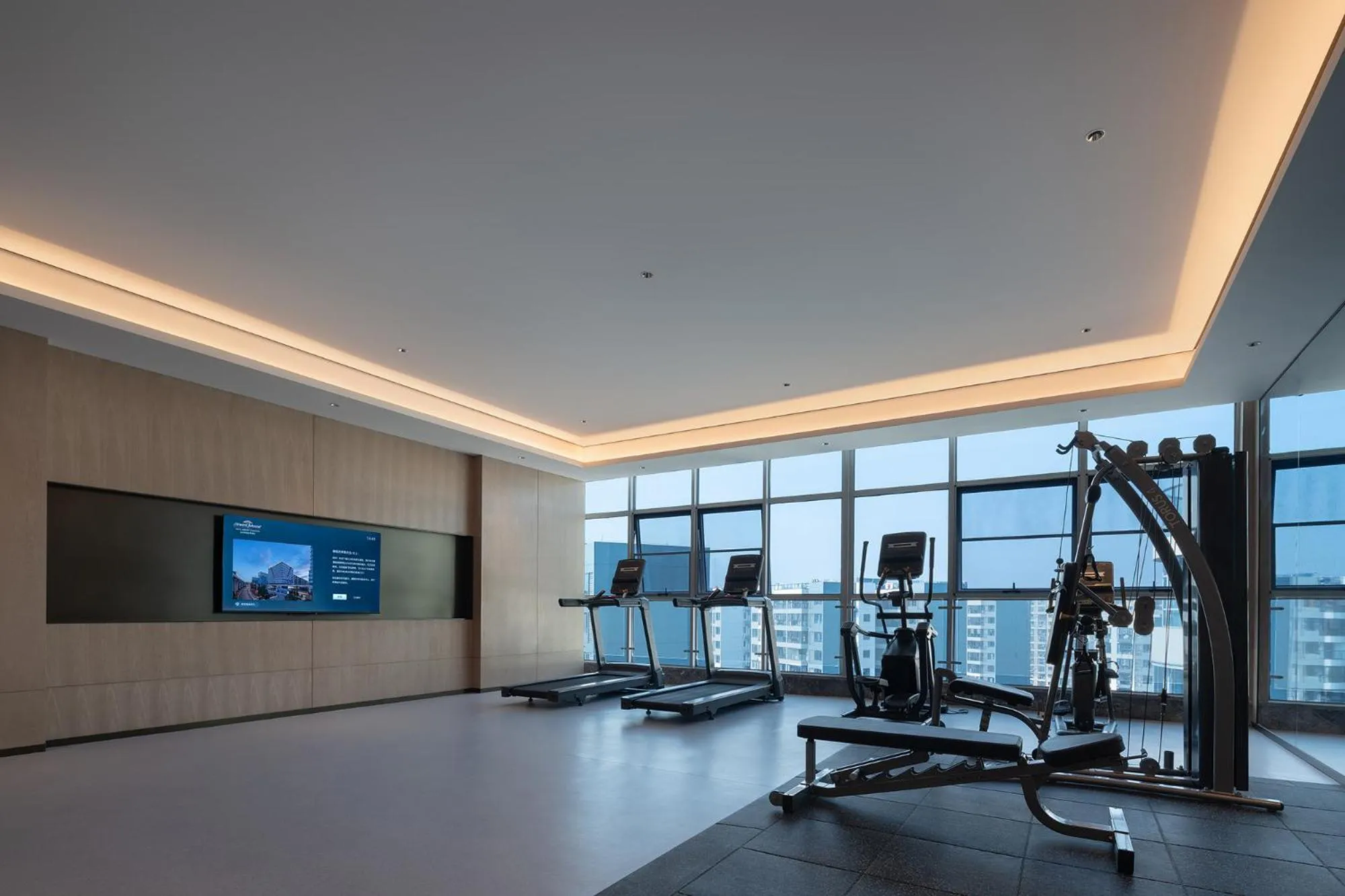 Fitness centre/facilities in Howard Johnson Airport Hotel Changsha