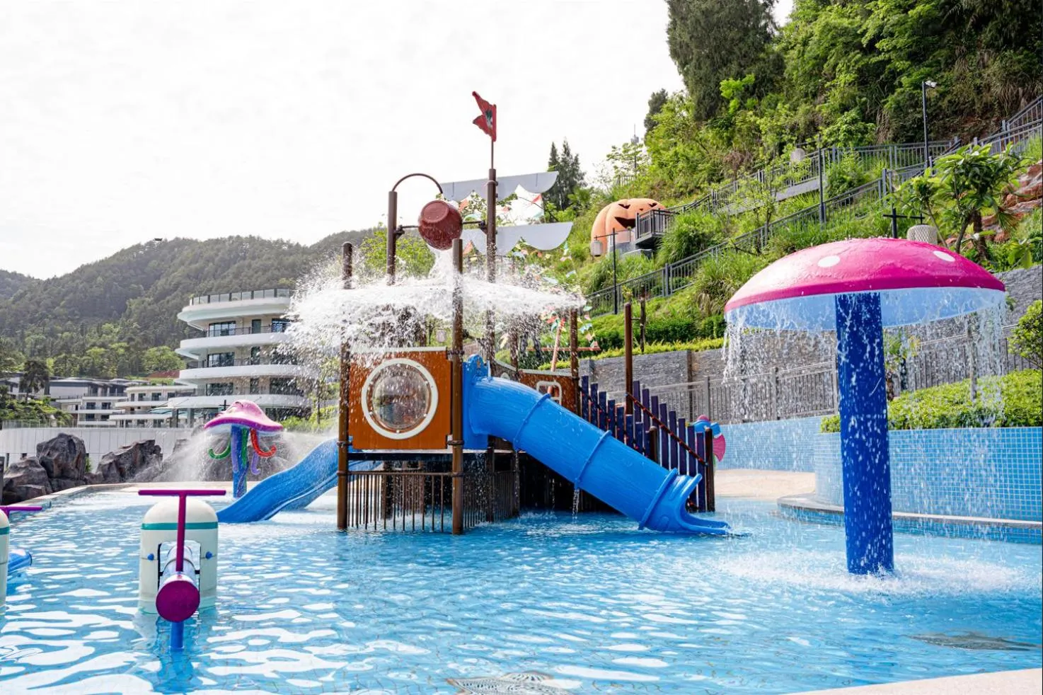 Aqua park in Wyndham Grand Plaza Royale Hot Springs Fenghuang