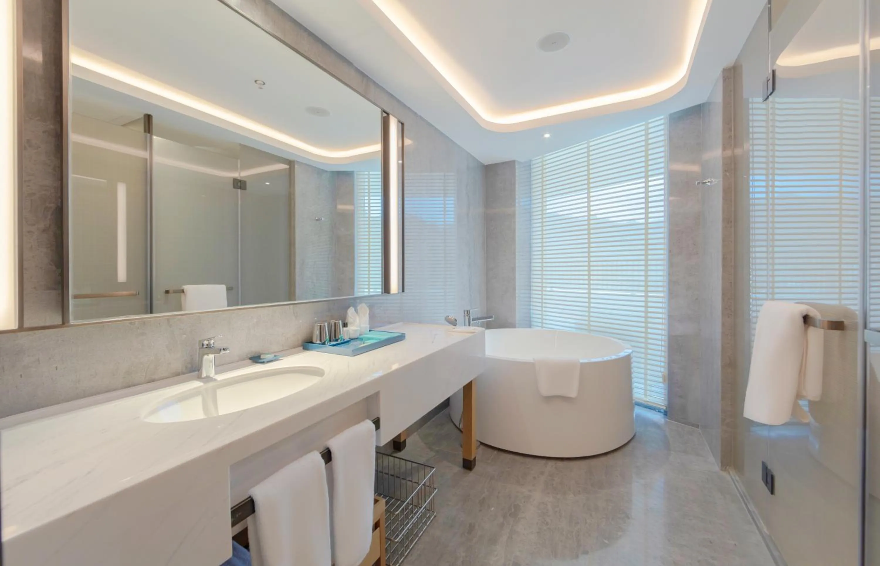 Bathroom in Wyndham Grand Plaza Royale Hot Springs Fenghuang