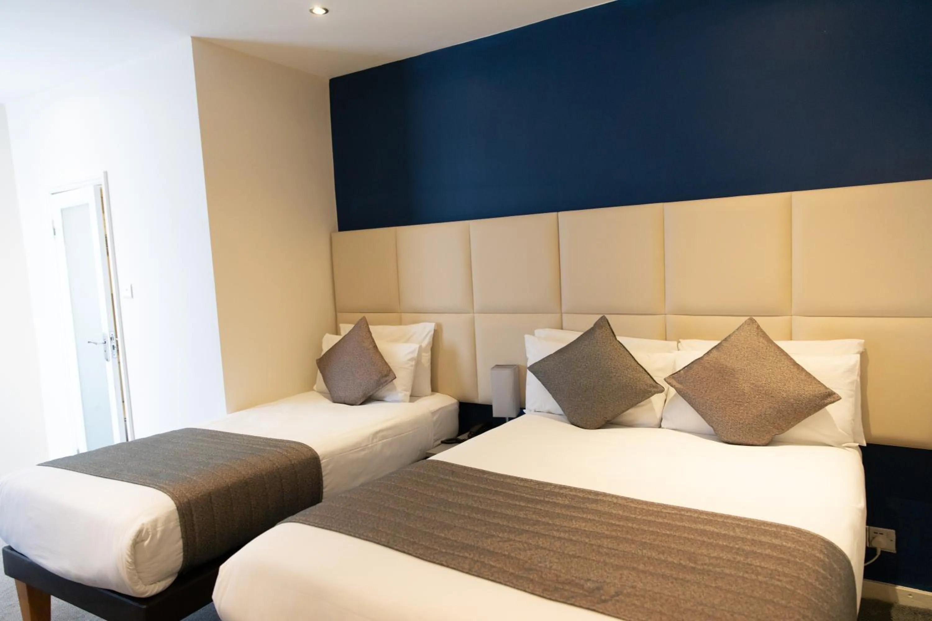 Bed in Duke Of Leinster Hotel