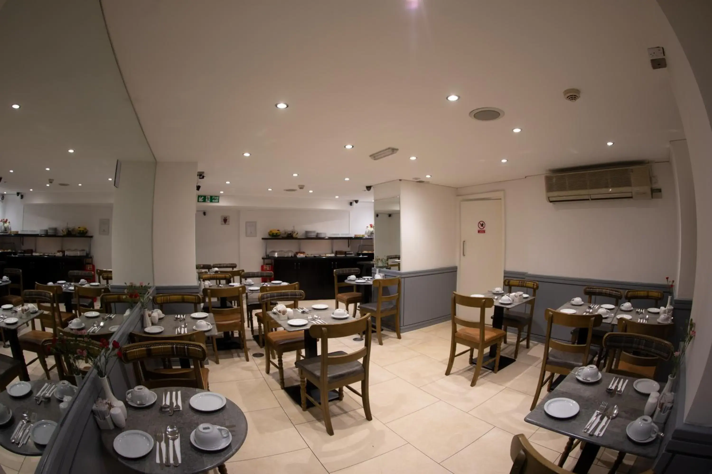 Restaurant/places to eat in Duke Of Leinster Hotel Restaurant/places to eat in Duke Of Leinster Hotel